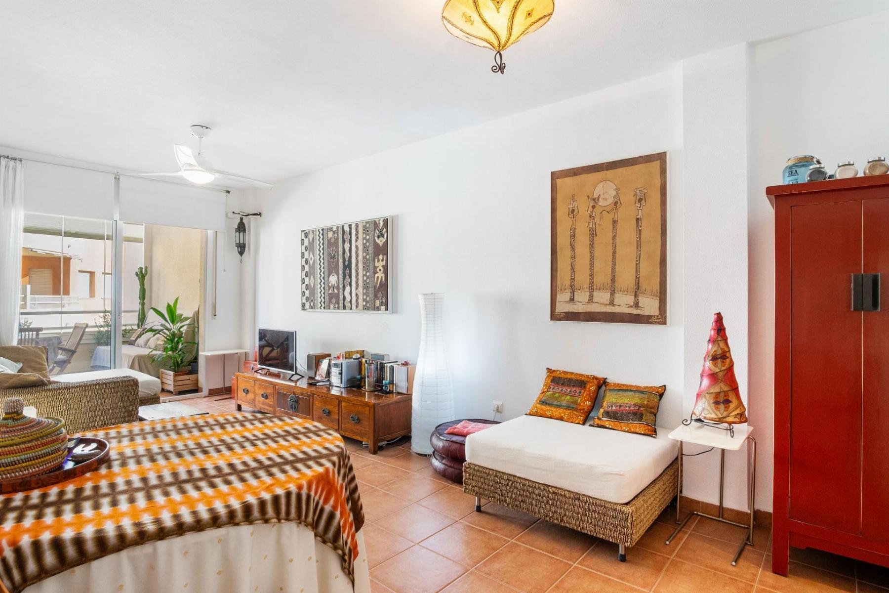 Apartamento con piscina privada y terraza en Dehesa de Campoamor — 3 dorm.