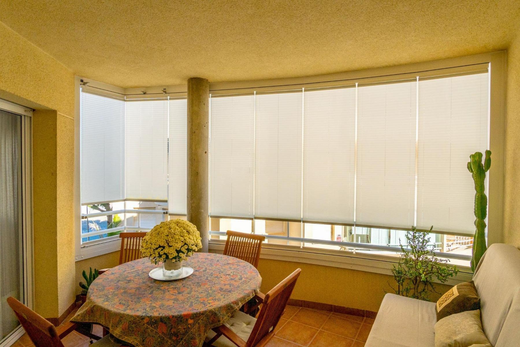 Apartamento con piscina privada y terraza en Dehesa de Campoamor — 3 dorm.