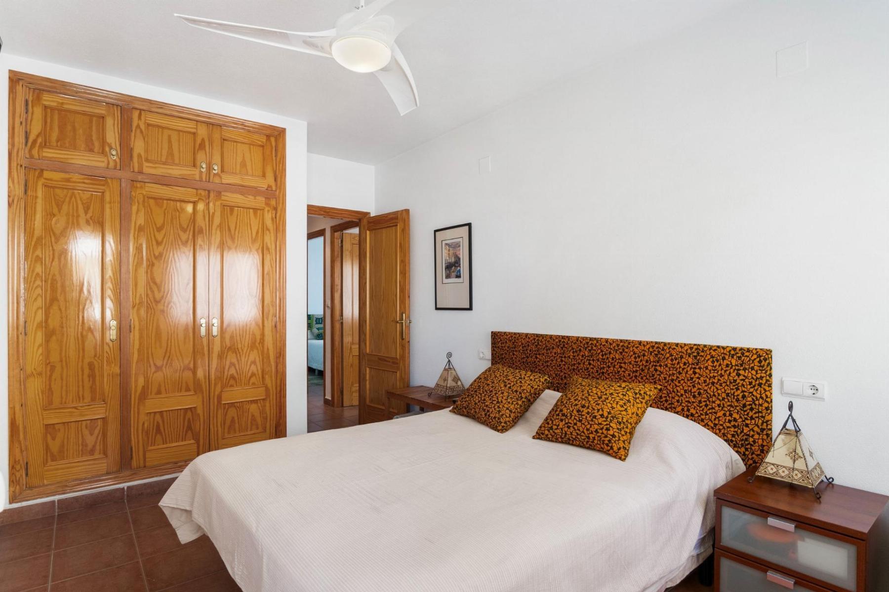 Apartamento con piscina privada y terraza en Dehesa de Campoamor — 3 dorm.