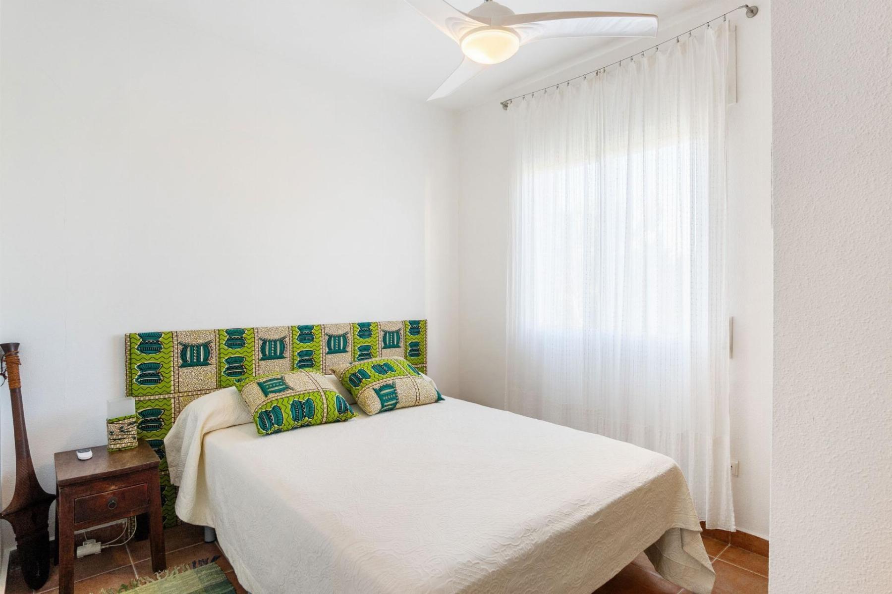 Apartamento con piscina privada y terraza en Dehesa de Campoamor — 3 dorm.