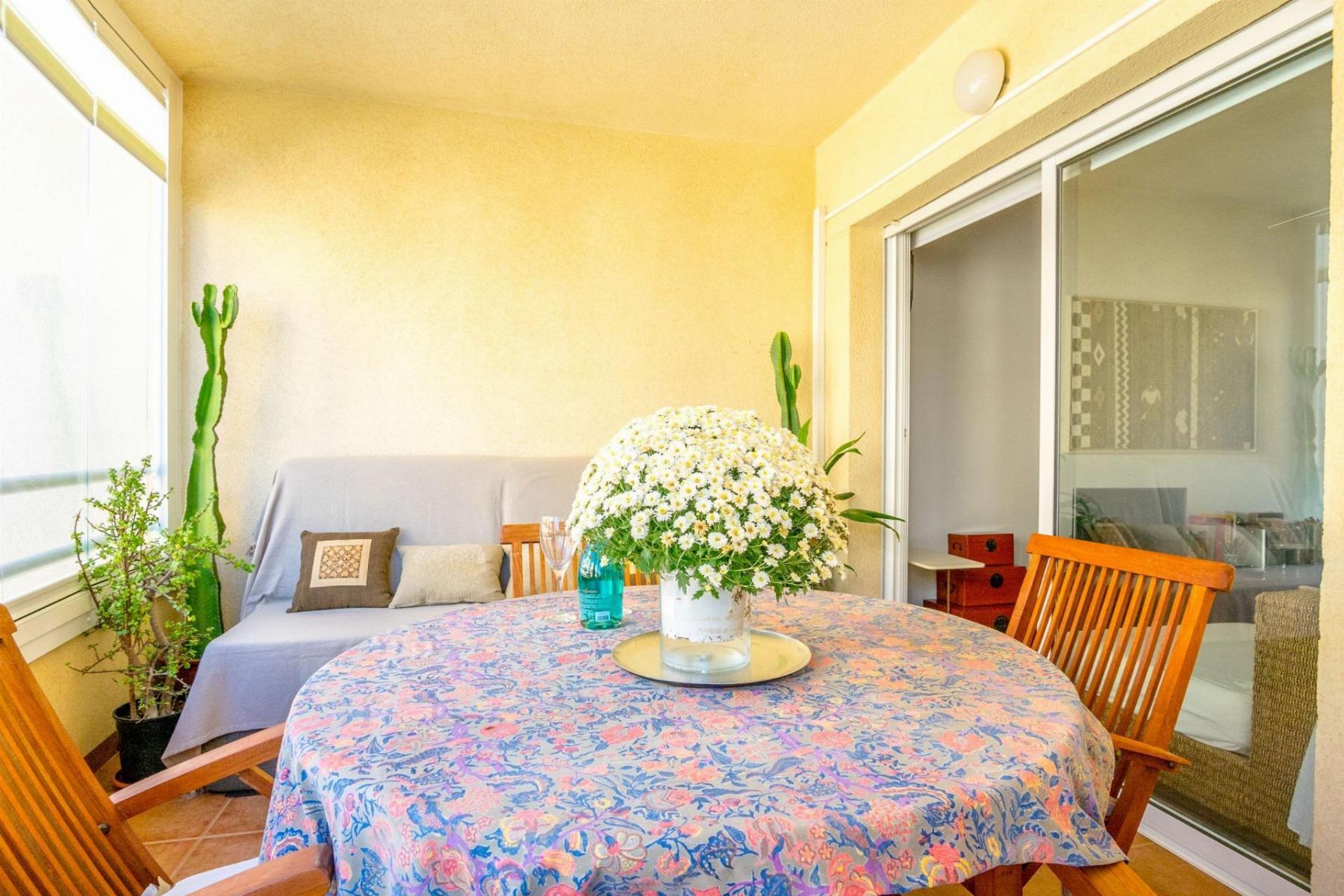 Apartamento con piscina privada y terraza en Dehesa de Campoamor — 3 dorm.