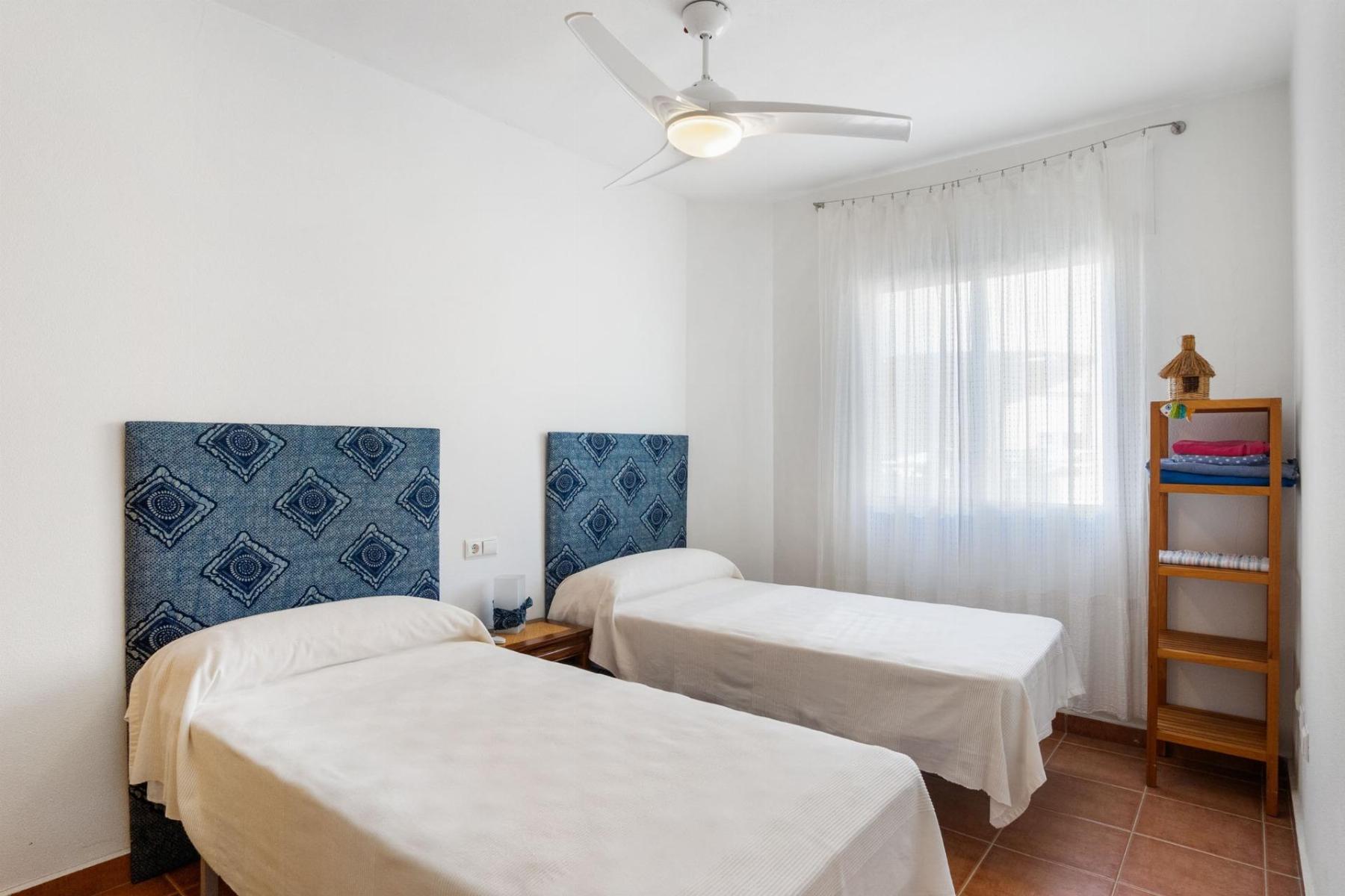 Apartamento con piscina privada y terraza en Dehesa de Campoamor — 3 dorm.