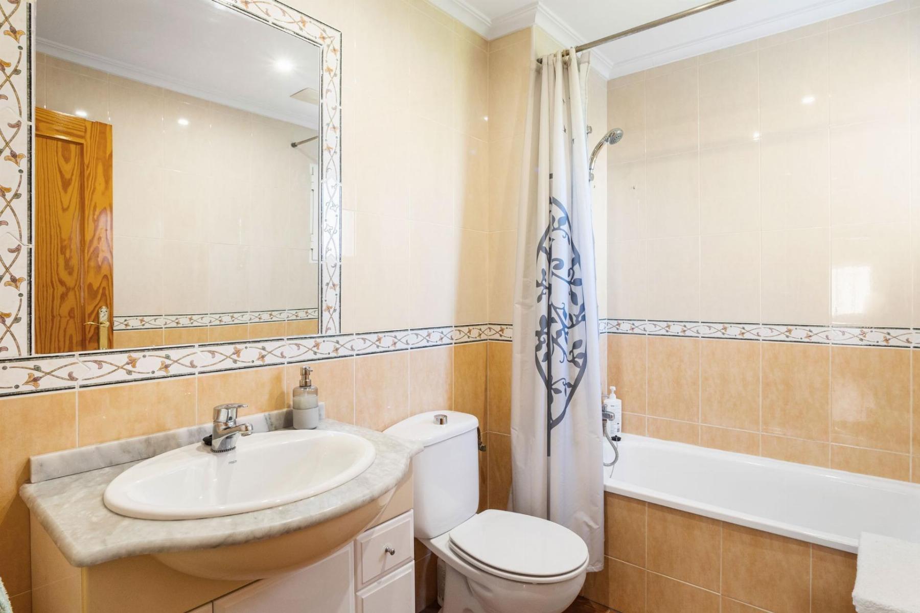 Apartamento con piscina privada y terraza en Dehesa de Campoamor — 3 dorm.