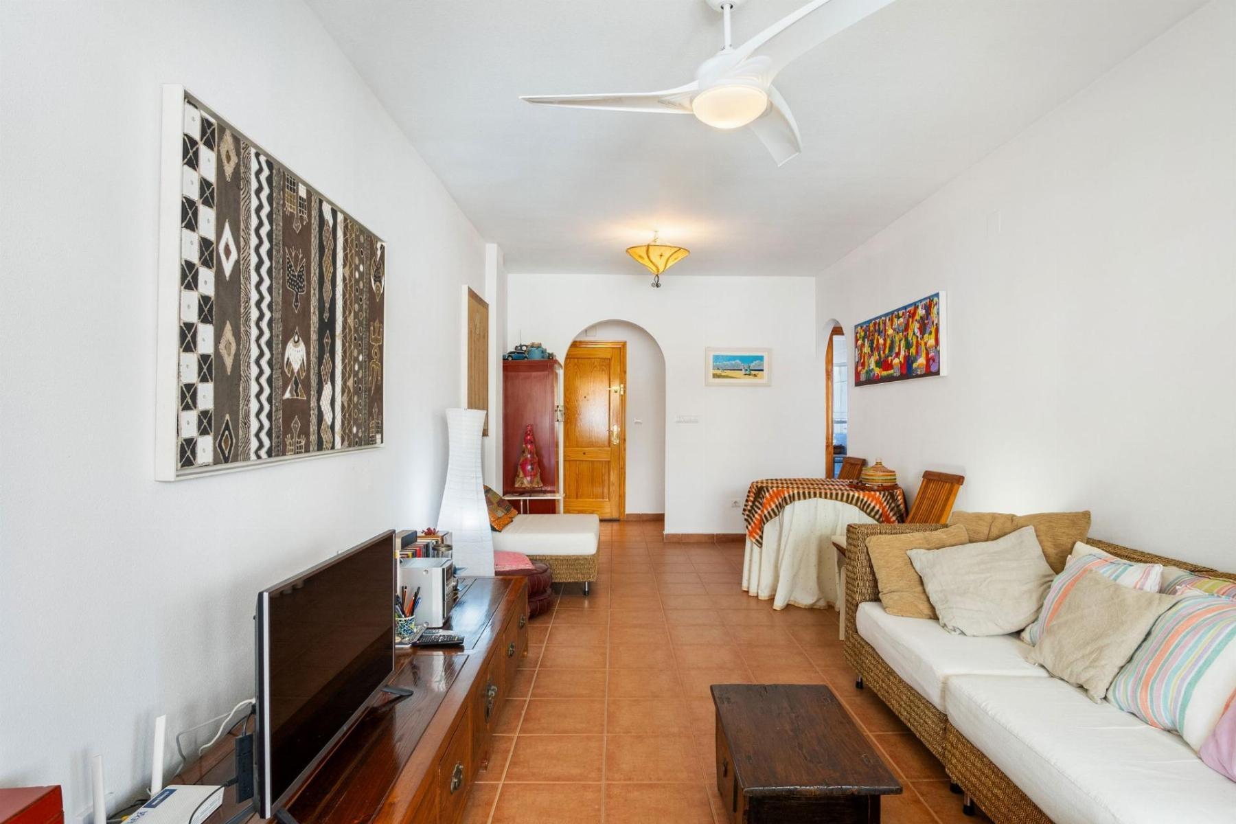 Apartamento con piscina privada y terraza en Dehesa de Campoamor — 3 dorm.