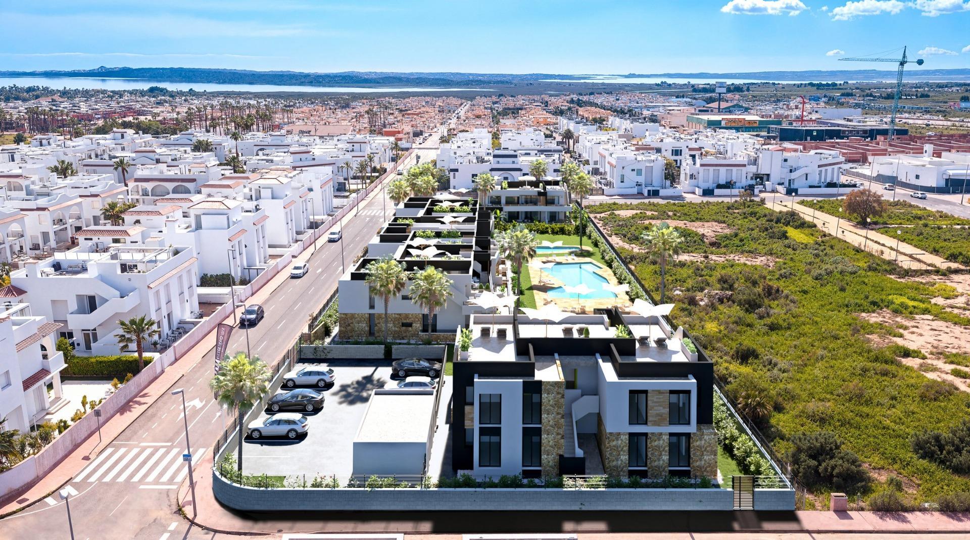 Chalet de obra nueva con piscina privada en Ciudad Quesada — 2 dorm y 2 baños