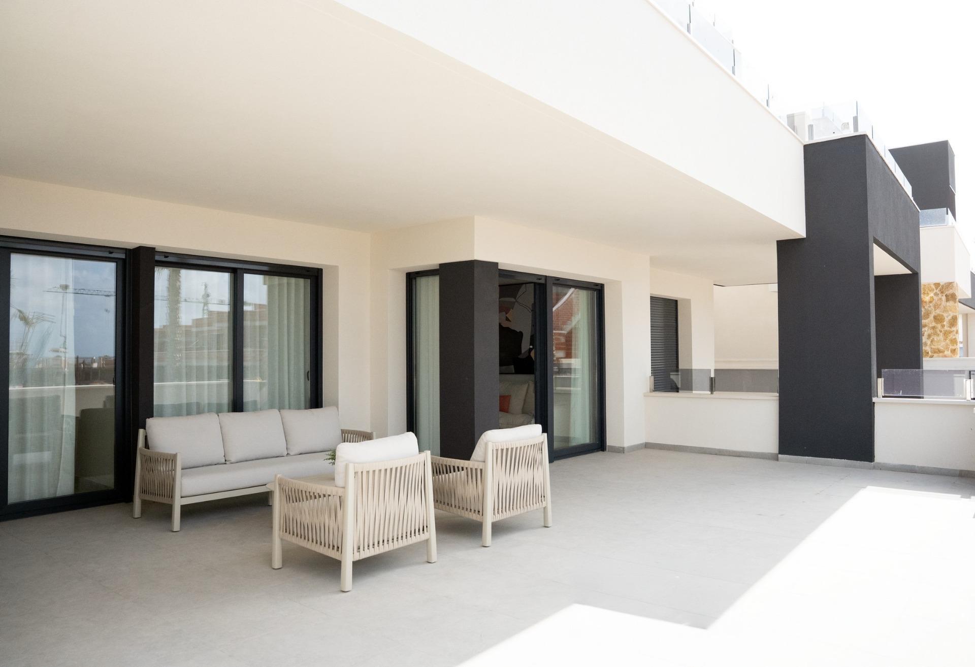 Chalet de obra nueva con piscina privada en Ciudad Quesada, Rojales — 2 dorm.