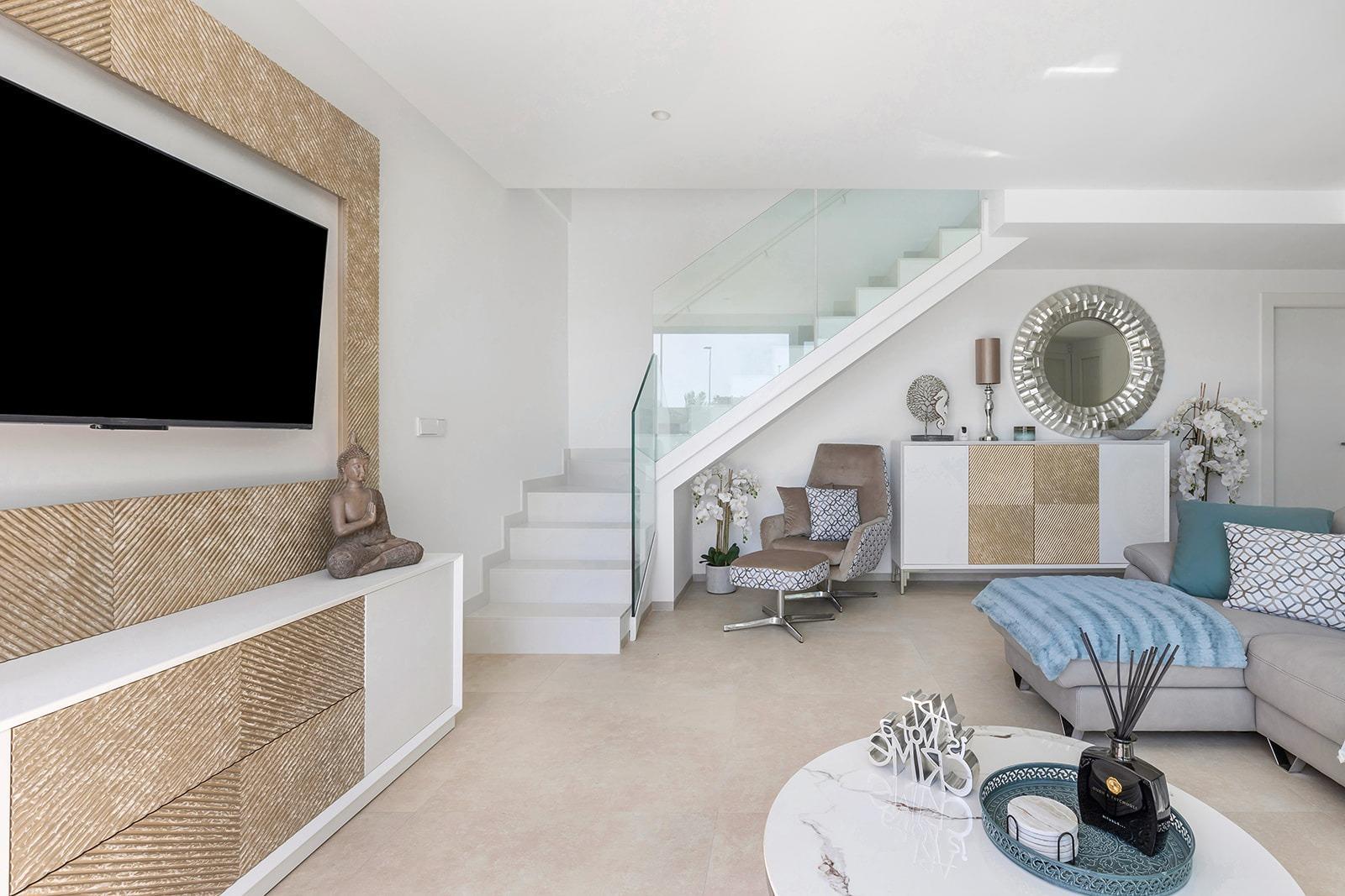 Villa de obra nueva con piscina privada en San Javier — 3 dorm. y solárium