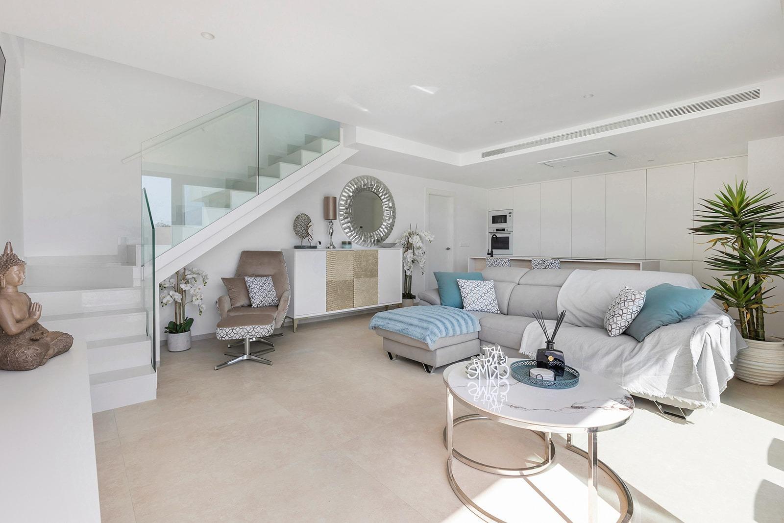 Villa de obra nueva con piscina privada en San Javier — 3 dorm. y solárium