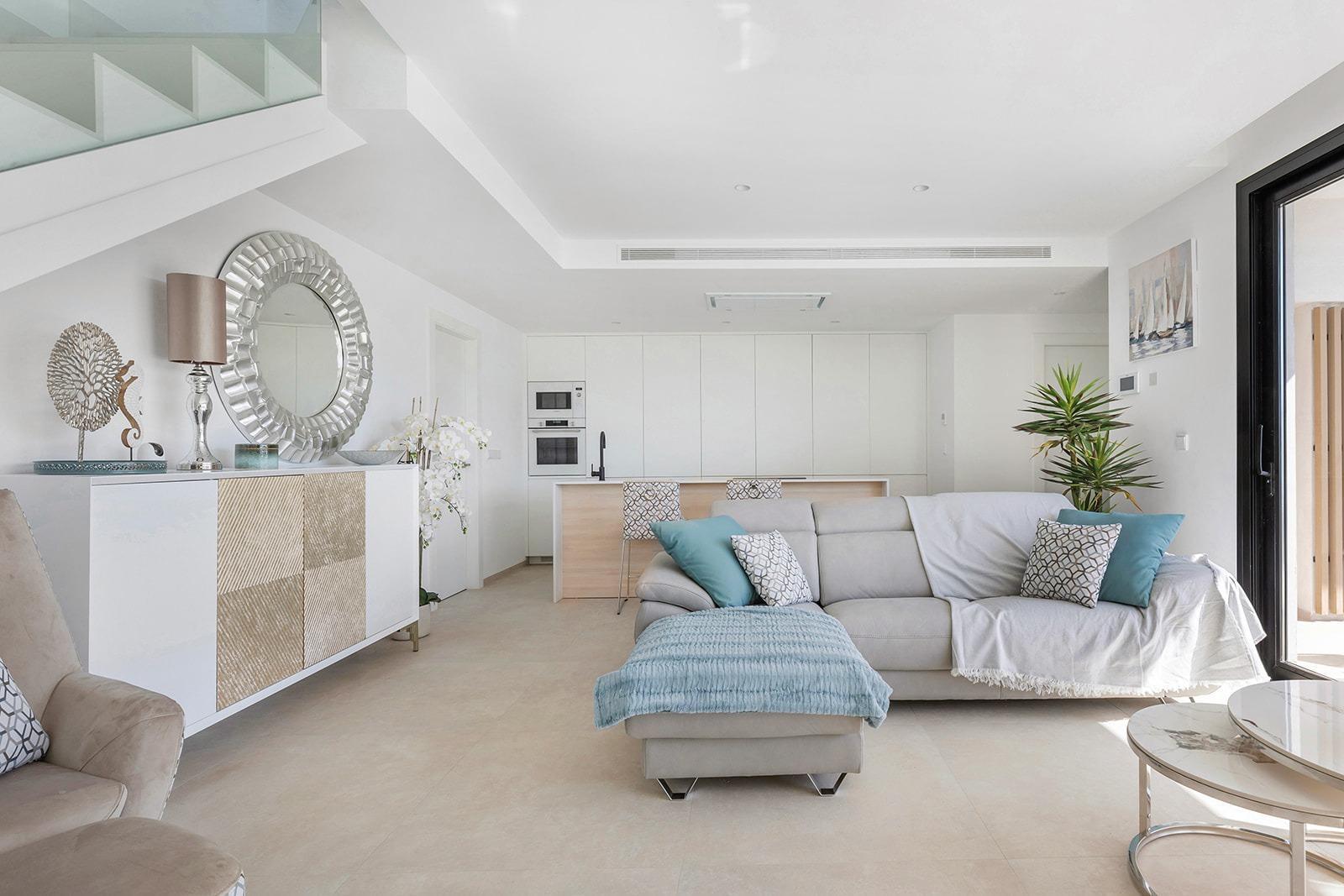 Villa de obra nueva con piscina privada en San Javier — 3 dorm. y solárium