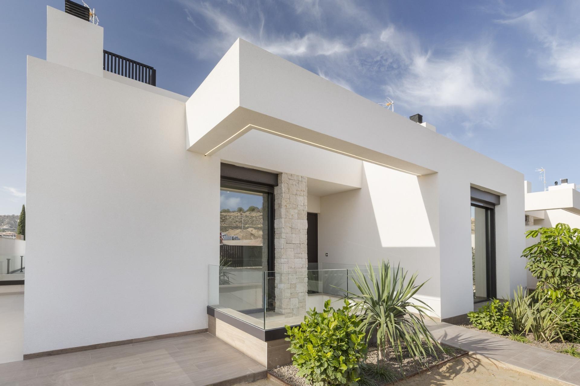 Villa de lujo en primera línea de golf en Algorfa — piscina infinity y 3 dorm.