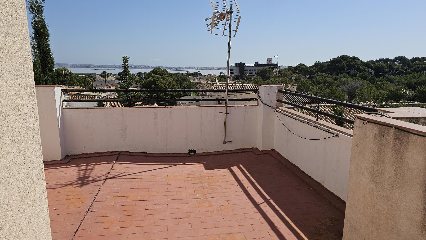 Dúplex de esquina en Lago Jardín con terraza y vistas a la Laguna — 2 dorm.