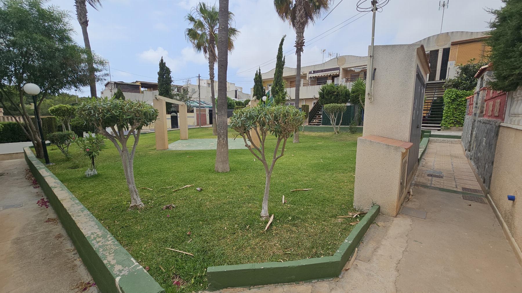 Dúplex de esquina en Lago Jardín con terraza y vistas a la Laguna — 2 dorm.