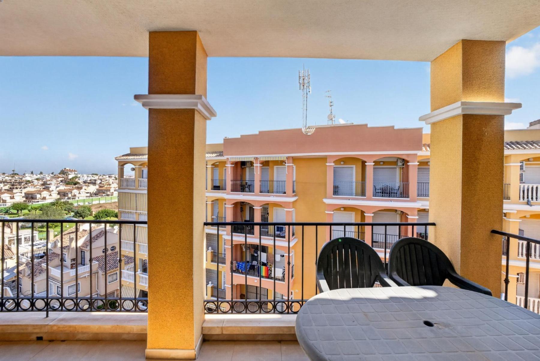 Ático con vistas al mar y solárium privado en Torreblanca — 2 dorm.