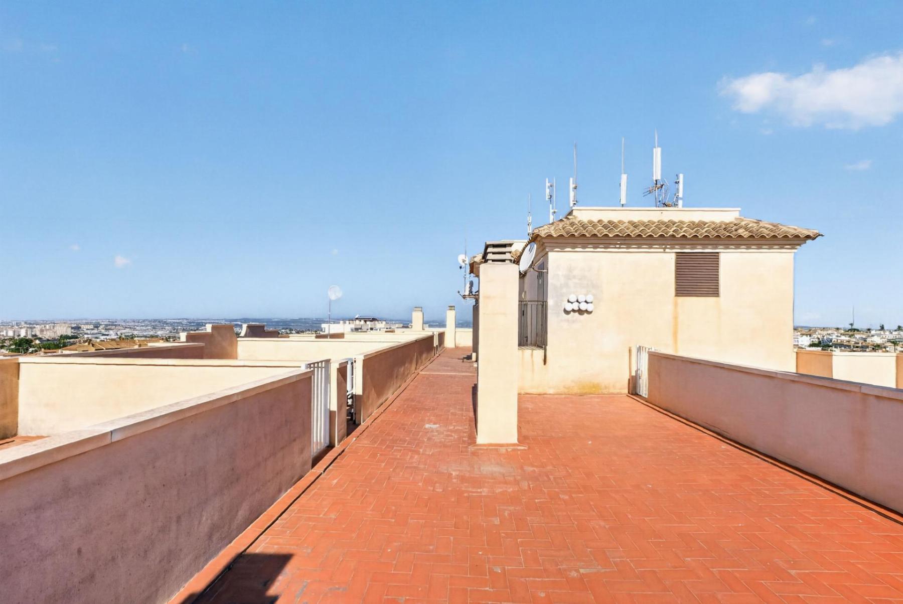 Ático con vistas al mar y solárium privado en Torreblanca — 2 dorm.