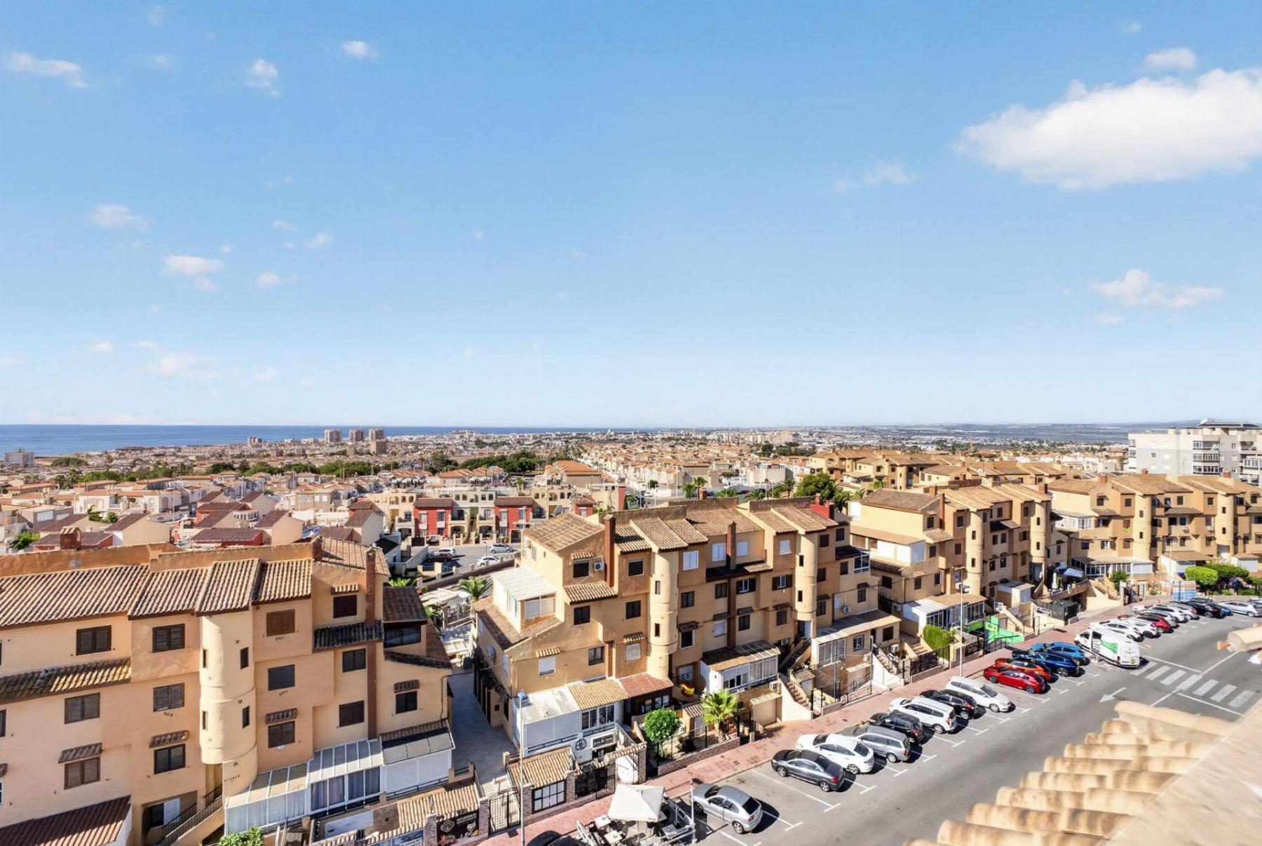 Ático con vistas al mar y solárium privado en Torreblanca — 2 dorm.