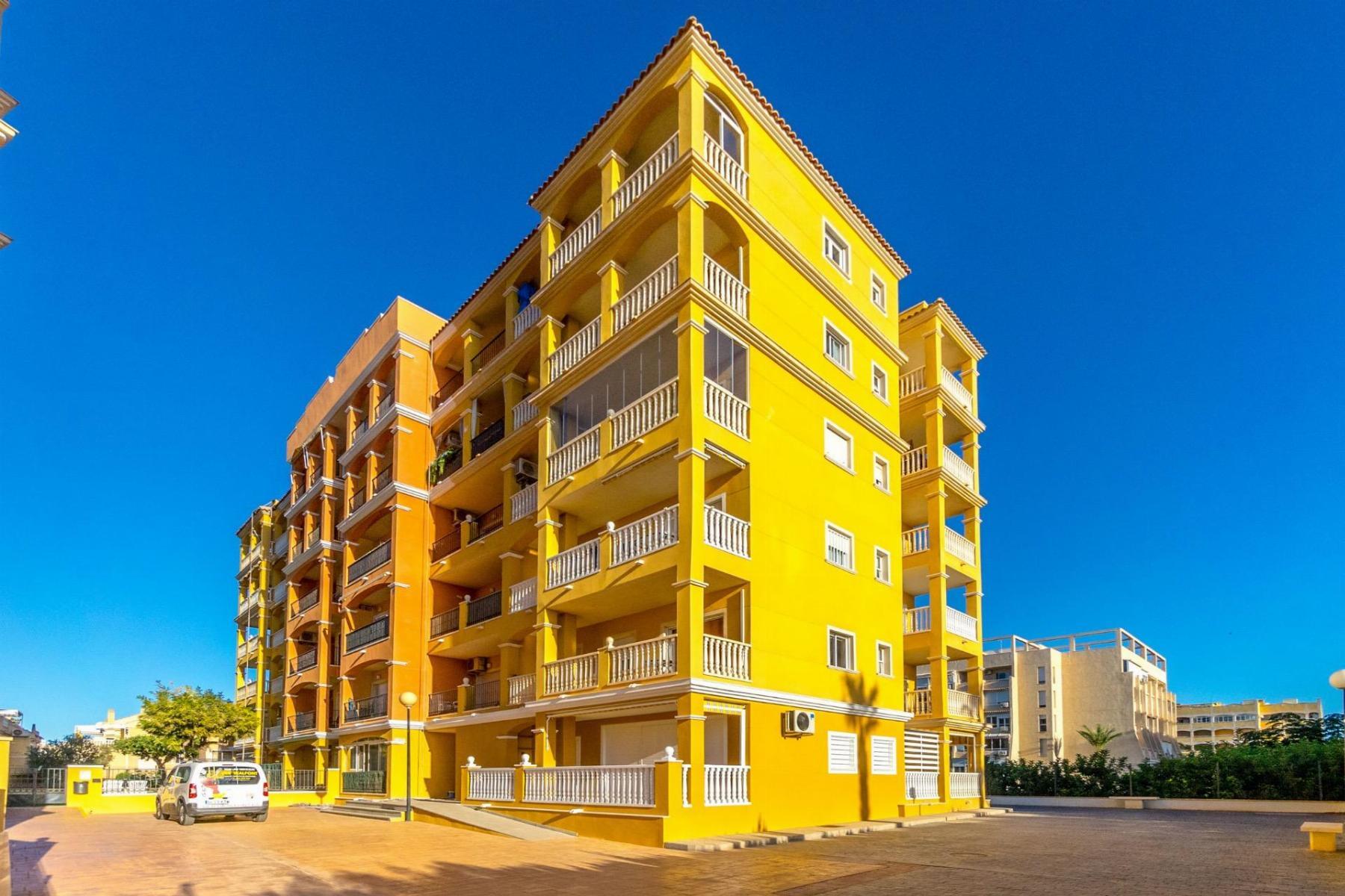 Ático con vistas al mar y solárium privado en Torreblanca — 2 dorm.