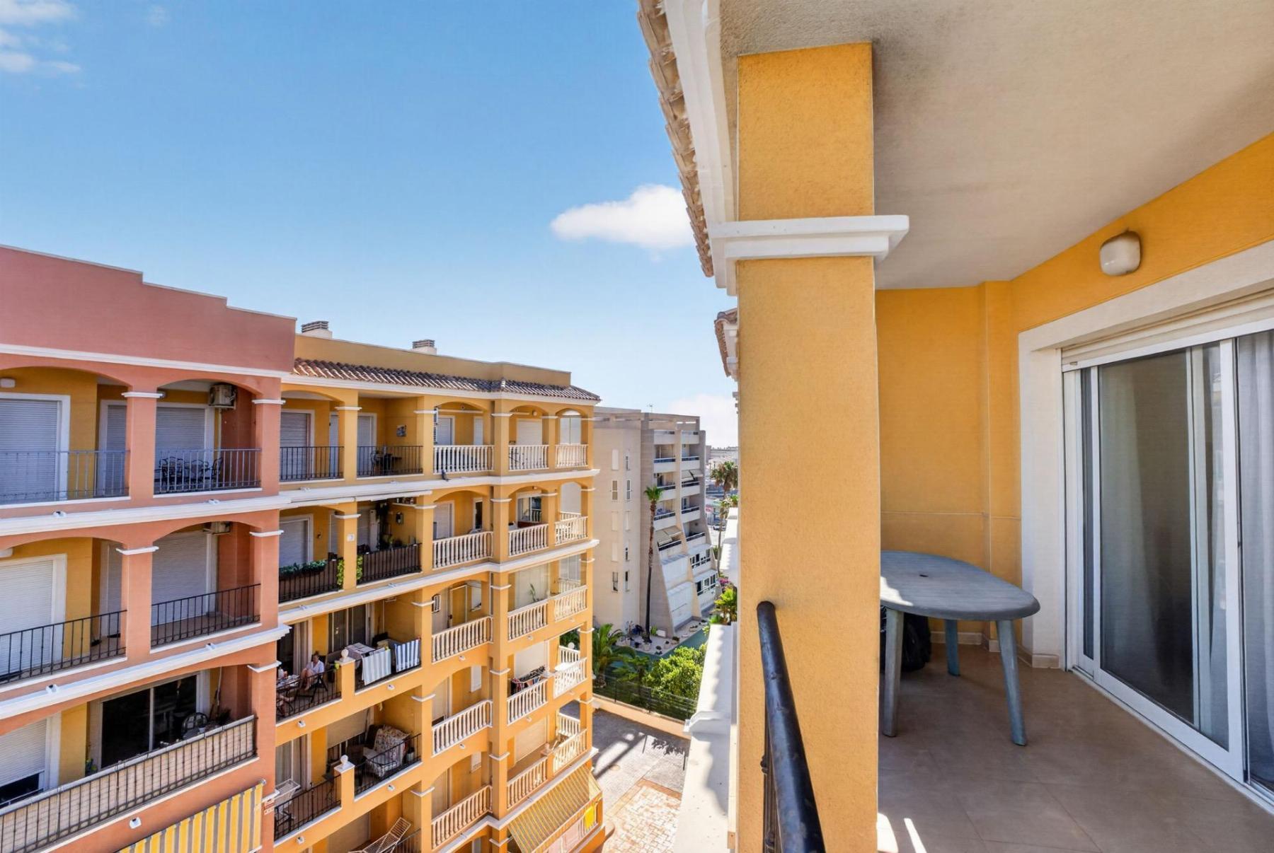 Ático con vistas al mar y solárium privado en Torreblanca — 2 dorm.