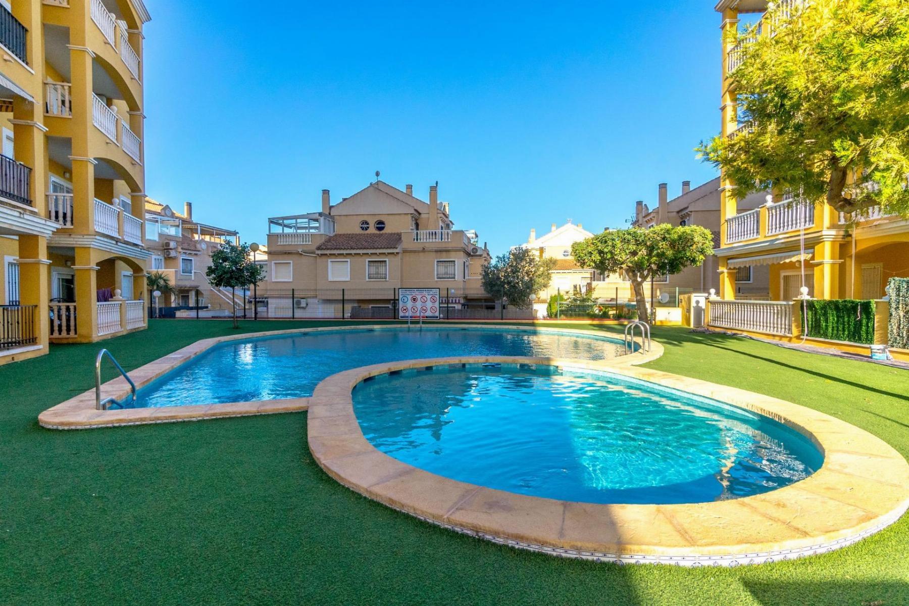 Ático con vistas al mar y solárium privado en Torreblanca — 2 dorm.