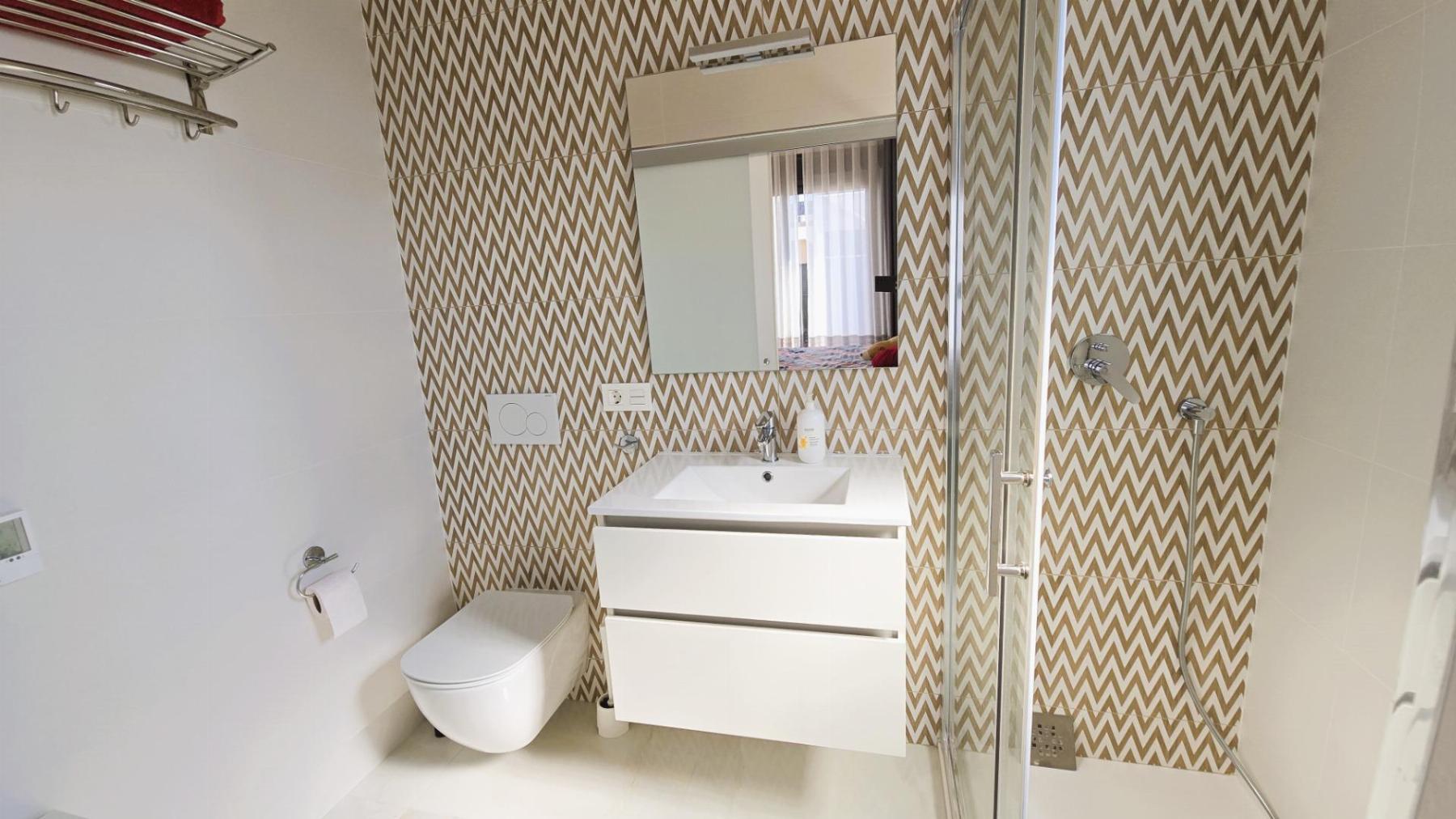 Villa moderna con piscina privada y solárium en Lomas de Cabo Roig — 4 dorm.