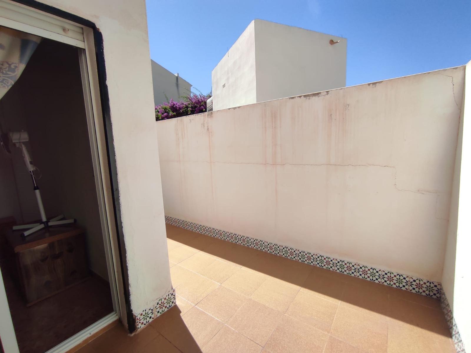 Bungalow con piscina privada y parking en La Florida, Orihuela Costa — 2 dorm.
