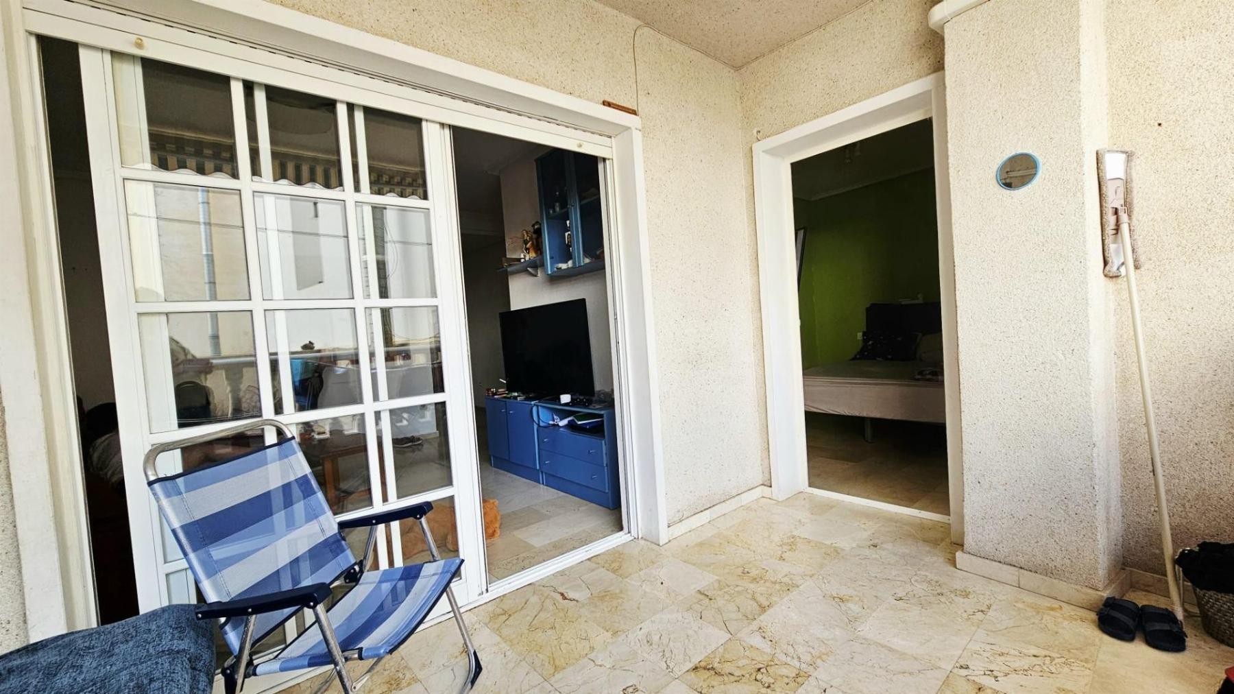 Apartamento a 50m de Playa de Los Locos con gran terraza — 2 dorm.