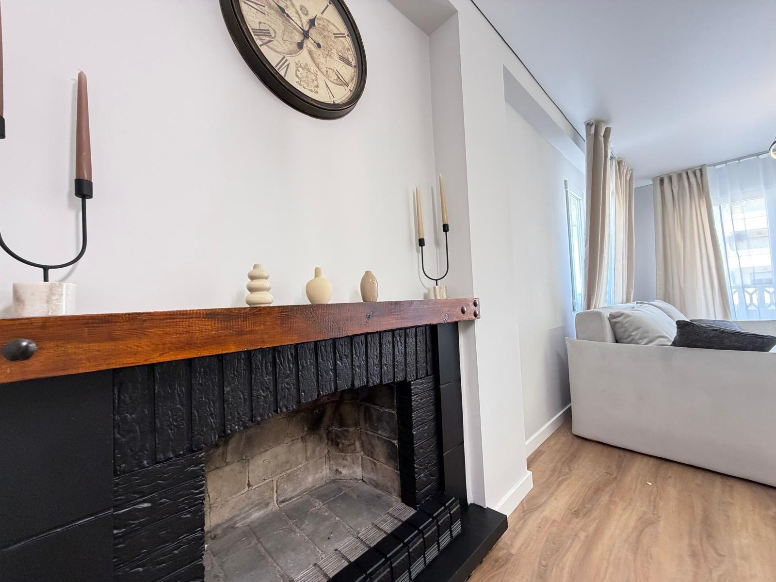 Apartamento reformado con terraza de 23m² y vistas al mar en Punta Prima