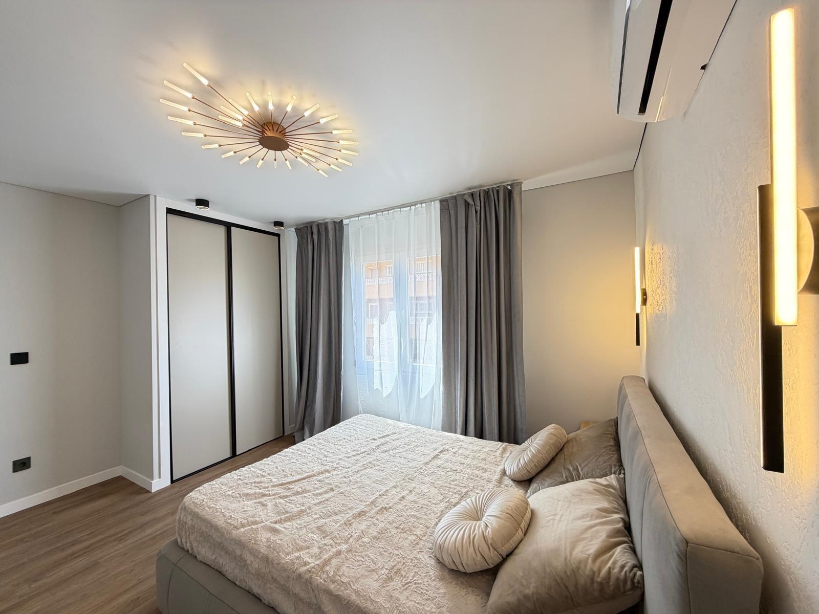 Apartamento reformado con terraza de 23m² y vistas al mar en Punta Prima