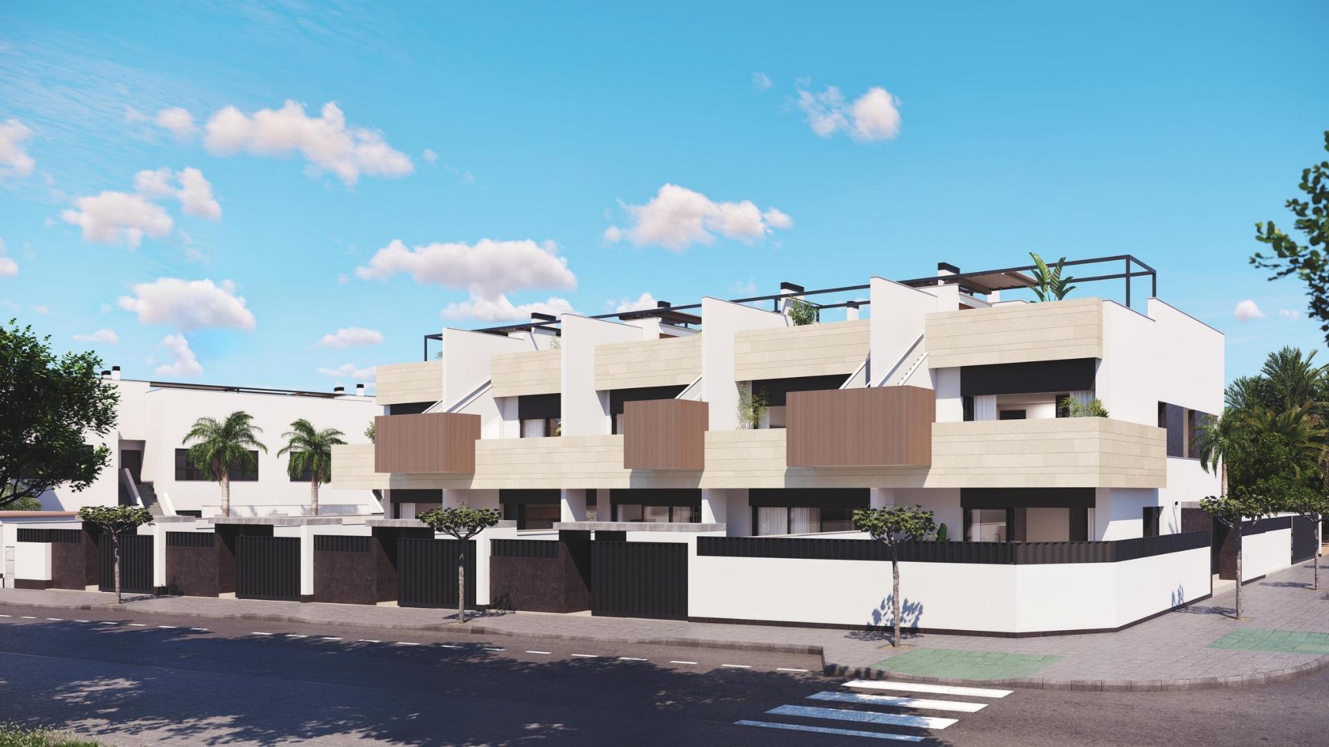 Chalet de obra nueva con piscina privada en Pilar de la Horadada — 3 dorm.