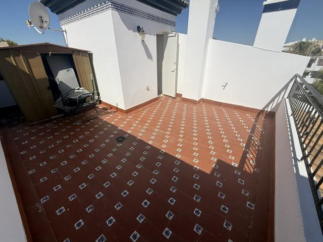 Duplex con doble jardín en La Fuente, Orihuela Costa — 2 dorm. y 2 baños