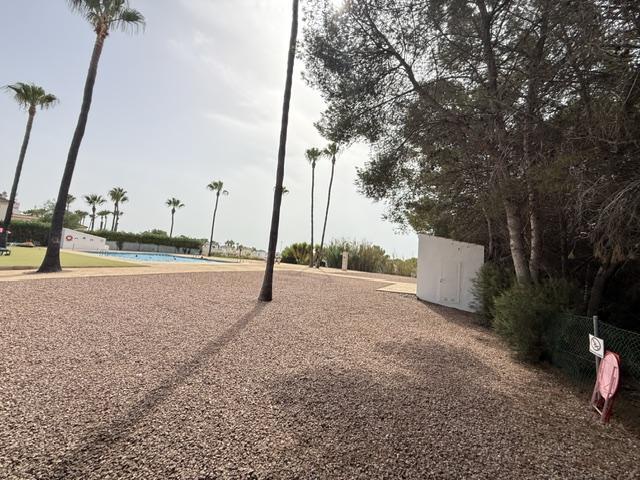 Duplex con doble jardín en La Fuente, Orihuela Costa — 2 dorm. y 2 baños