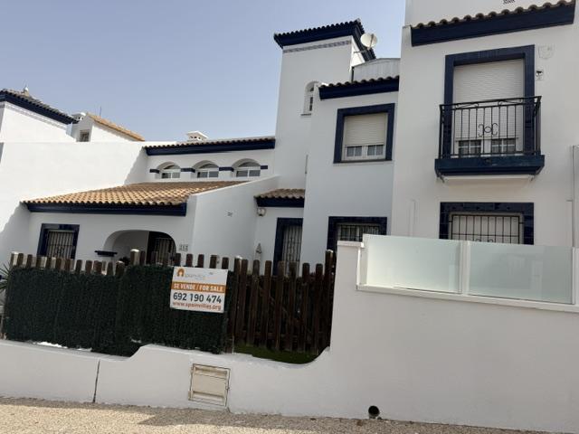 Duplex con doble jardín en La Fuente, Orihuela Costa — 2 dorm. y 2 baños