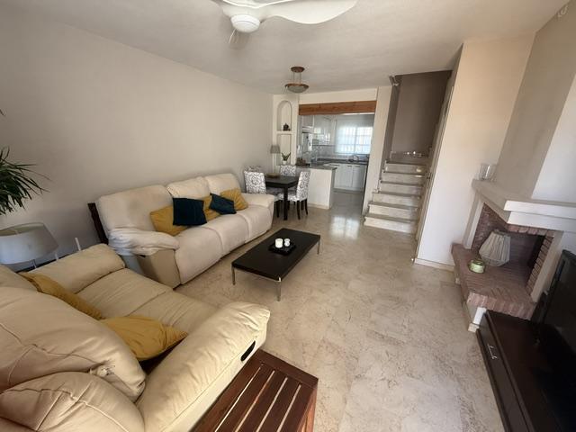 Duplex con doble jardín en La Fuente, Orihuela Costa — 2 dorm. y 2 baños