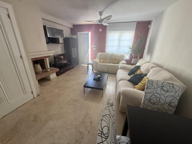 Duplex con doble jardín en La Fuente, Orihuela Costa — 2 dorm. y 2 baños