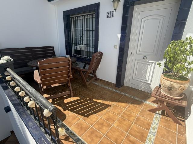 Duplex con doble jardín en La Fuente, Orihuela Costa — 2 dorm. y 2 baños