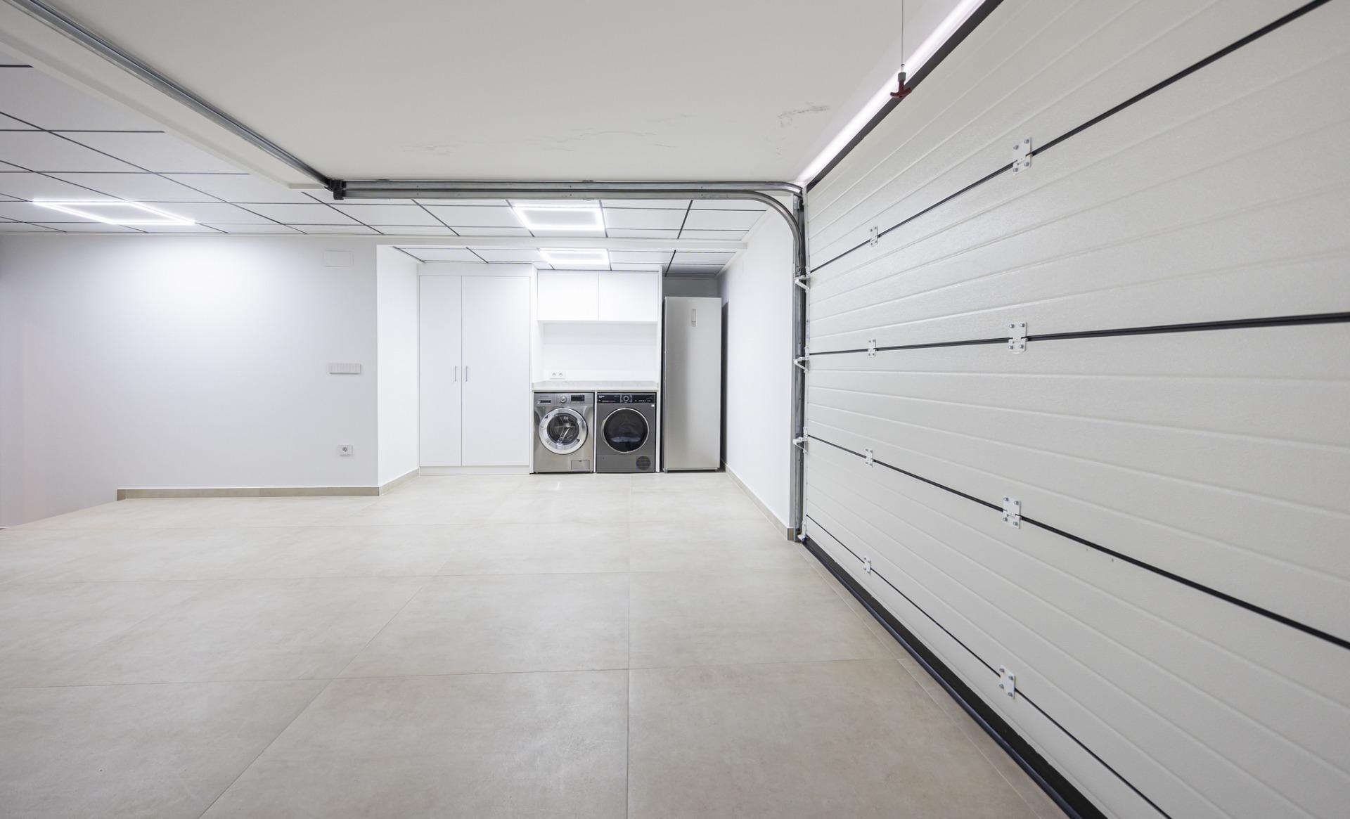 Villa de diseño a medida en Ciudad Quesada con piscina privada y parcela de 530m²