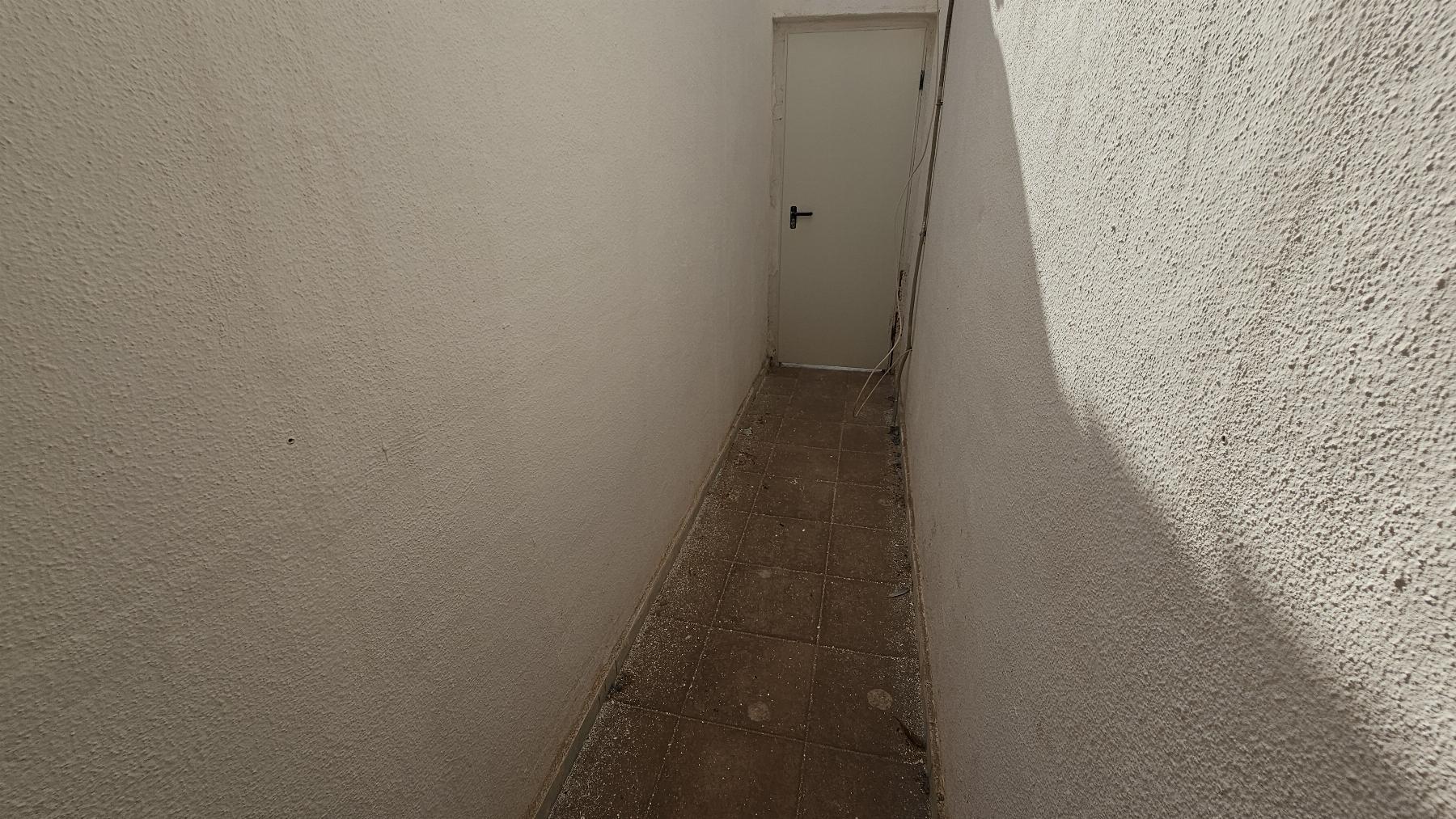 Chalet independiente con jardín privado en Nueva Torrevieja — 2 dorm. y 2 baños