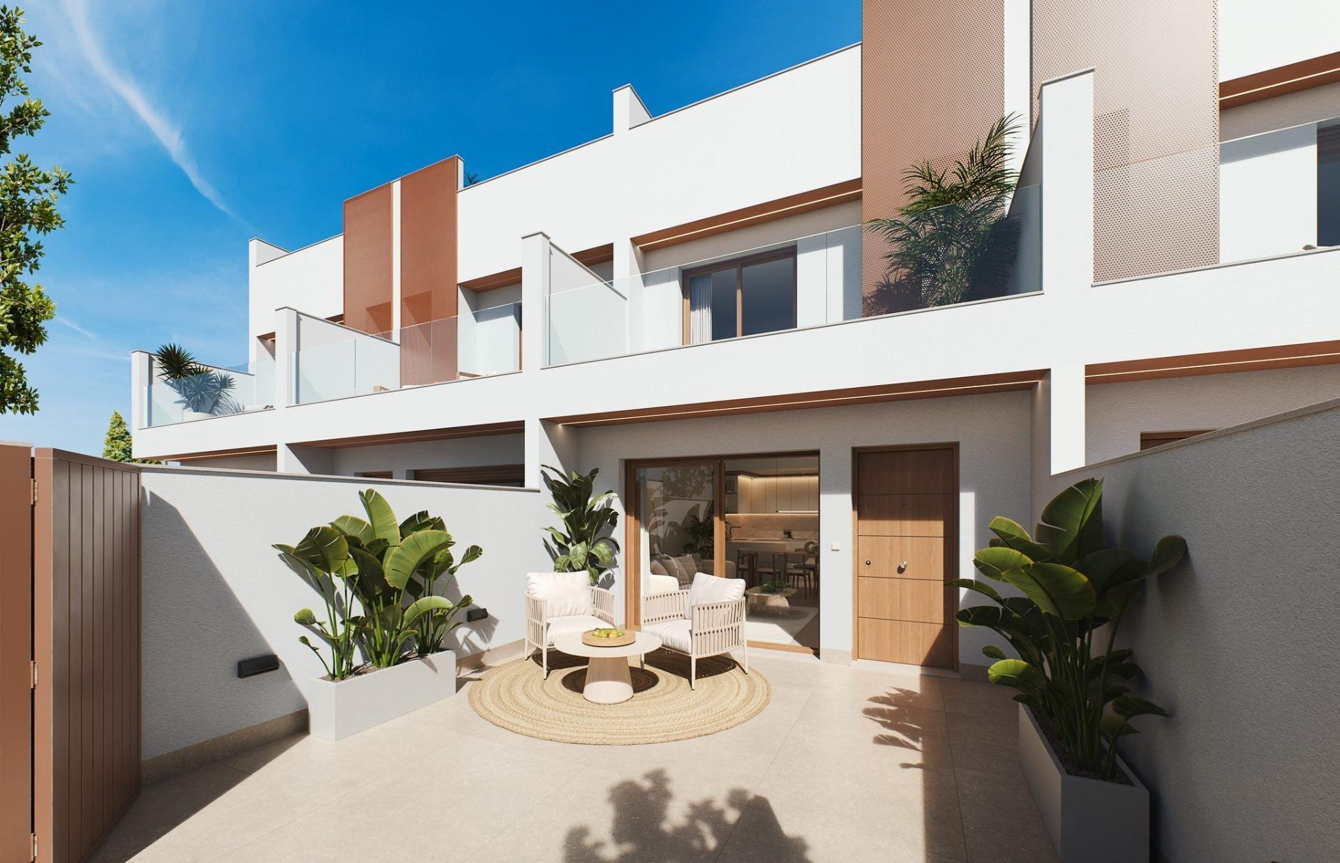 Vivienda de diseño con piscina privada en San Pedro del Pinatar — 3 dorm.