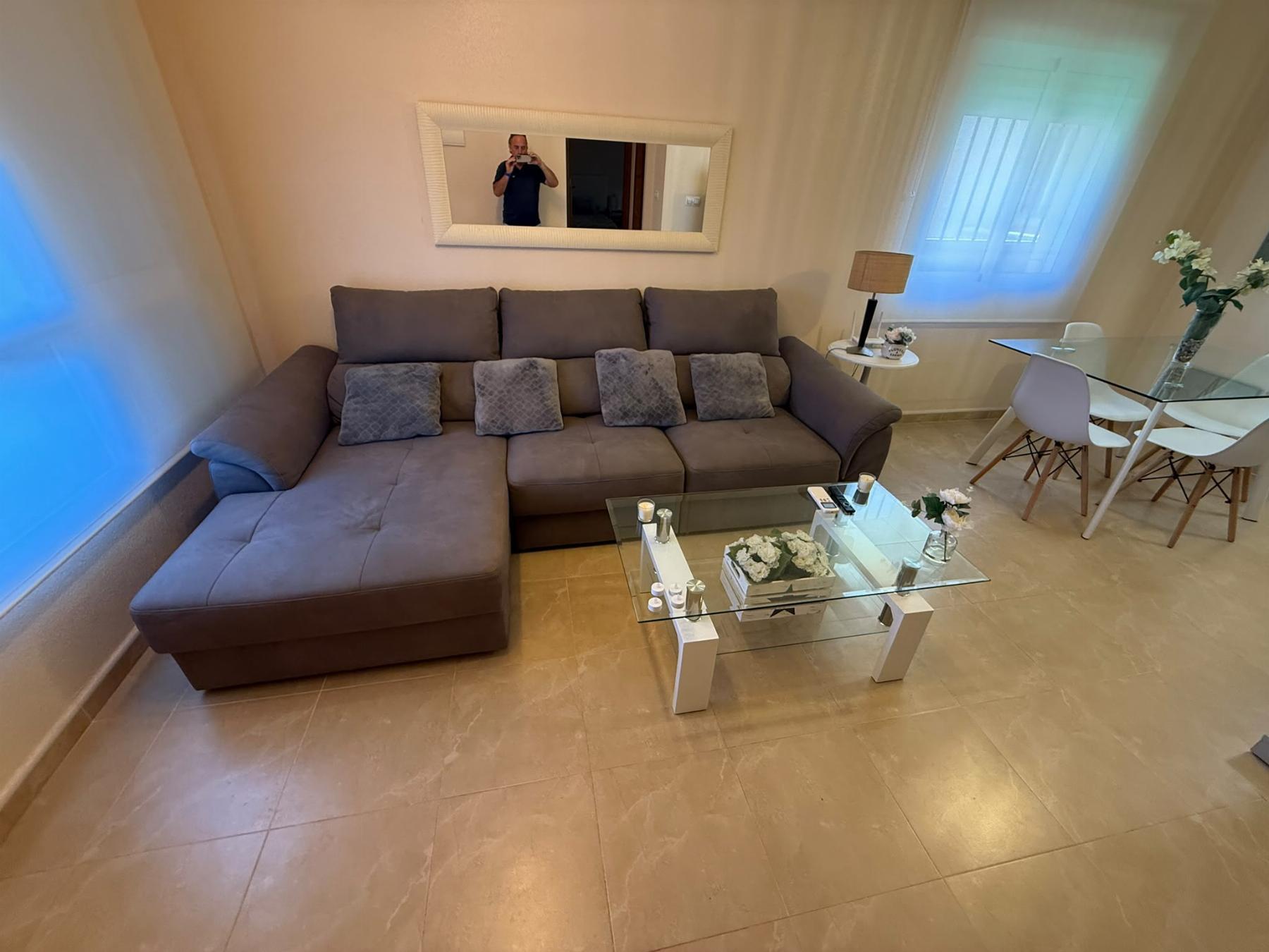 Bungalow con jardín privado y piscina en Lomas de Cabo Roig — 2 dorm.