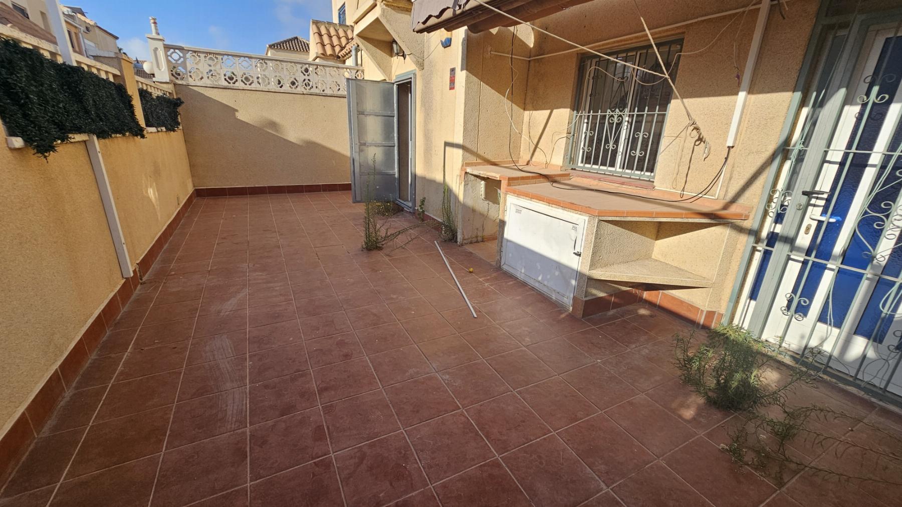 Duplex con piscina privada en Jardín del Mar III, Torrevieja — 2 dorm.