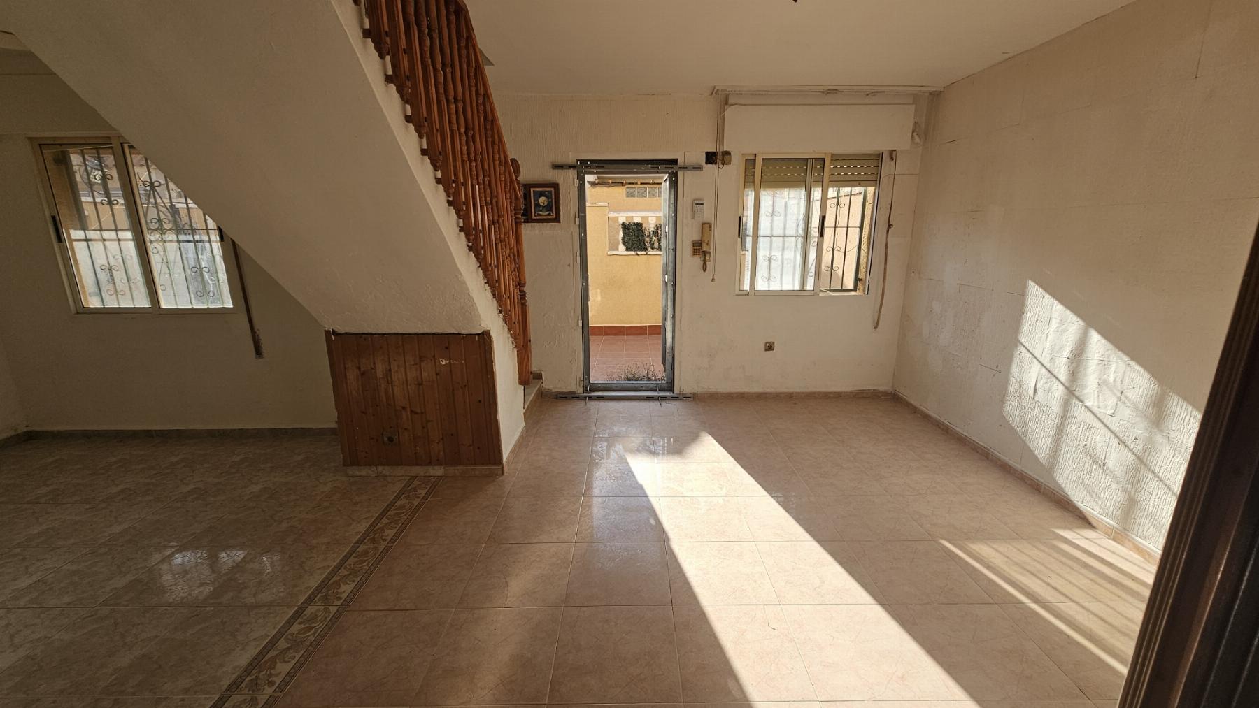 Duplex con piscina privada en Jardín del Mar III, Torrevieja — 2 dorm.