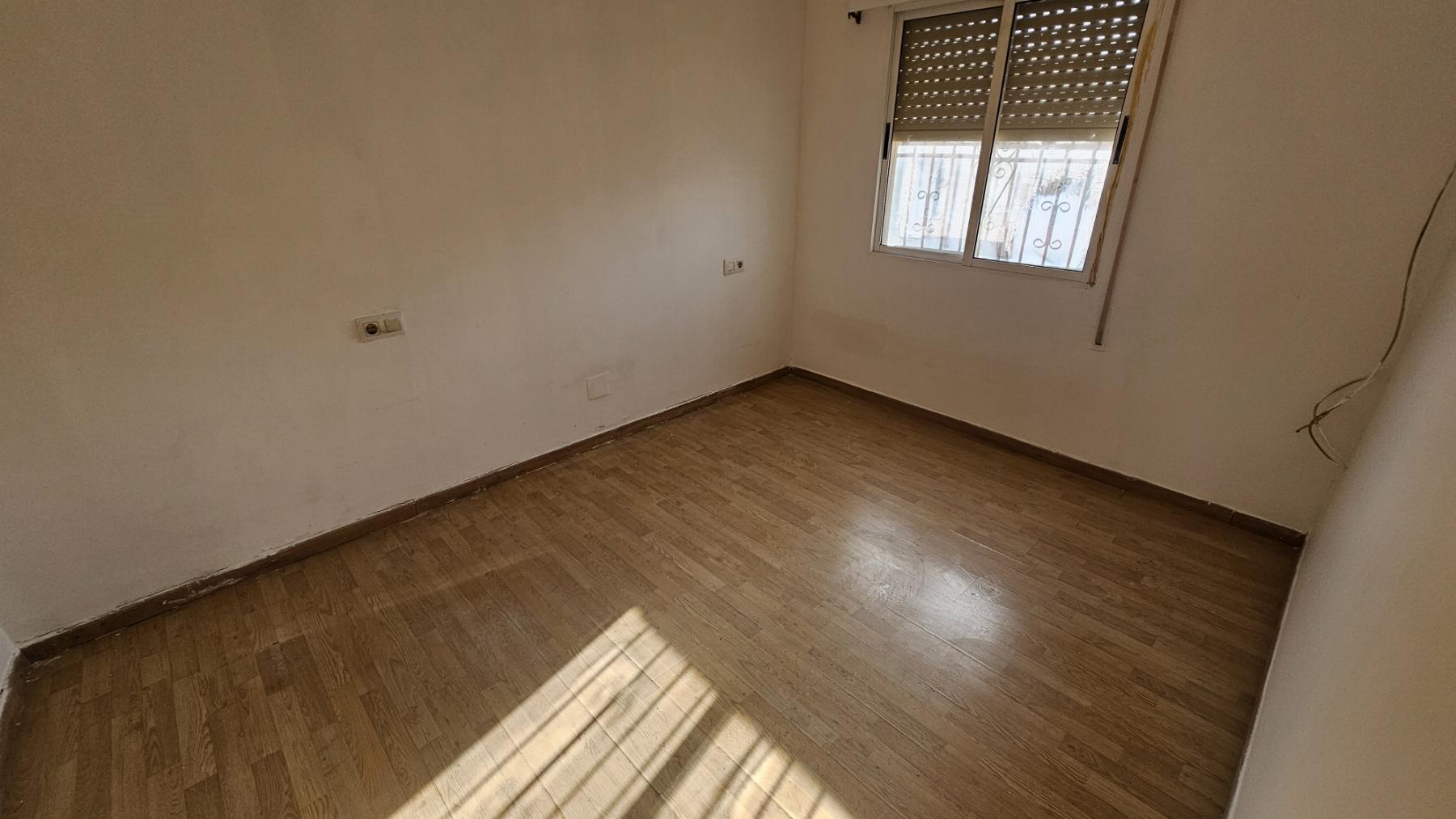 Duplex con piscina privada en Jardín del Mar III, Torrevieja — 2 dorm.