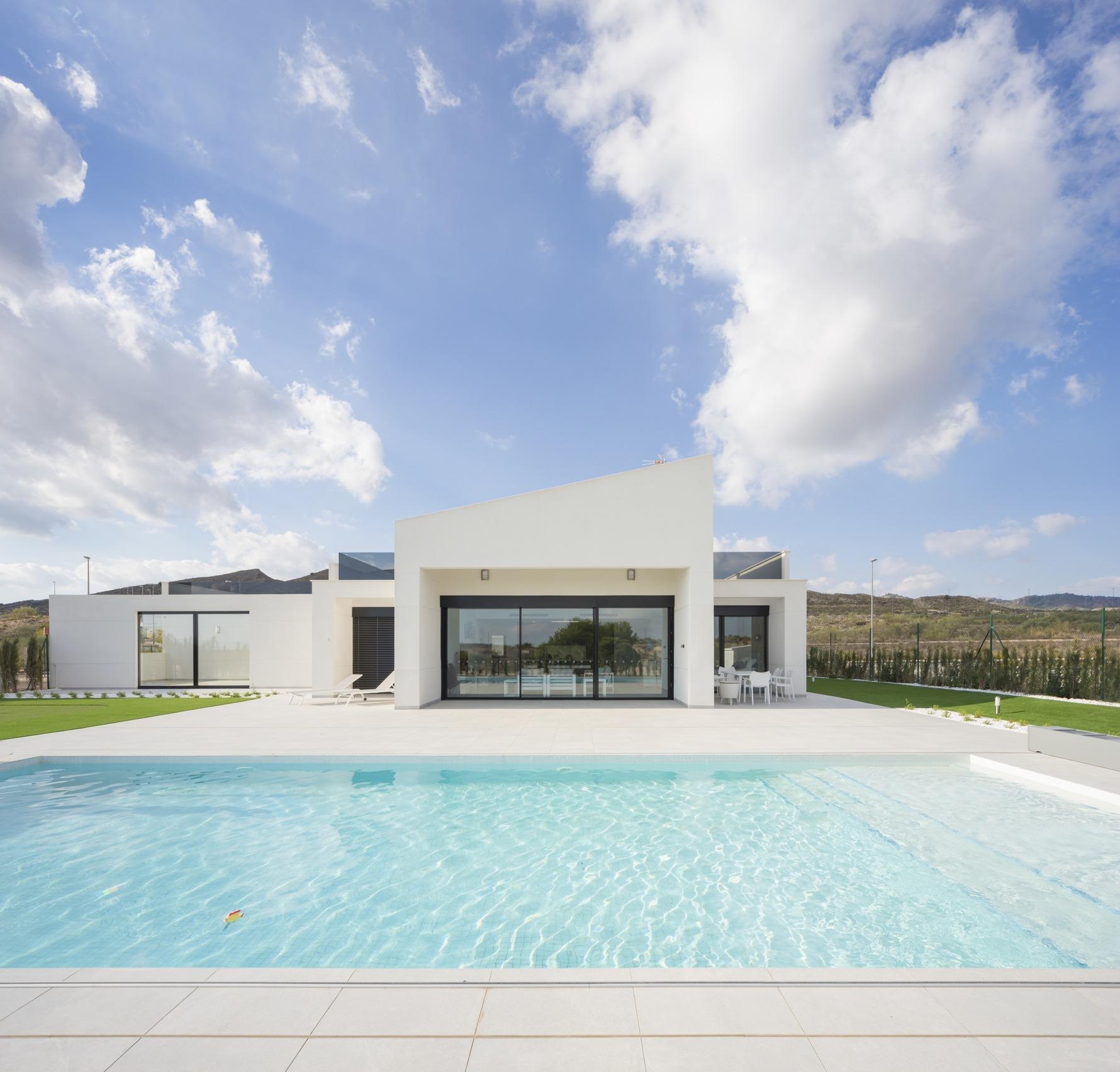 Villa de obra nueva en Altaona Golf con parcela de 1.000 m² y 4 dormitorios