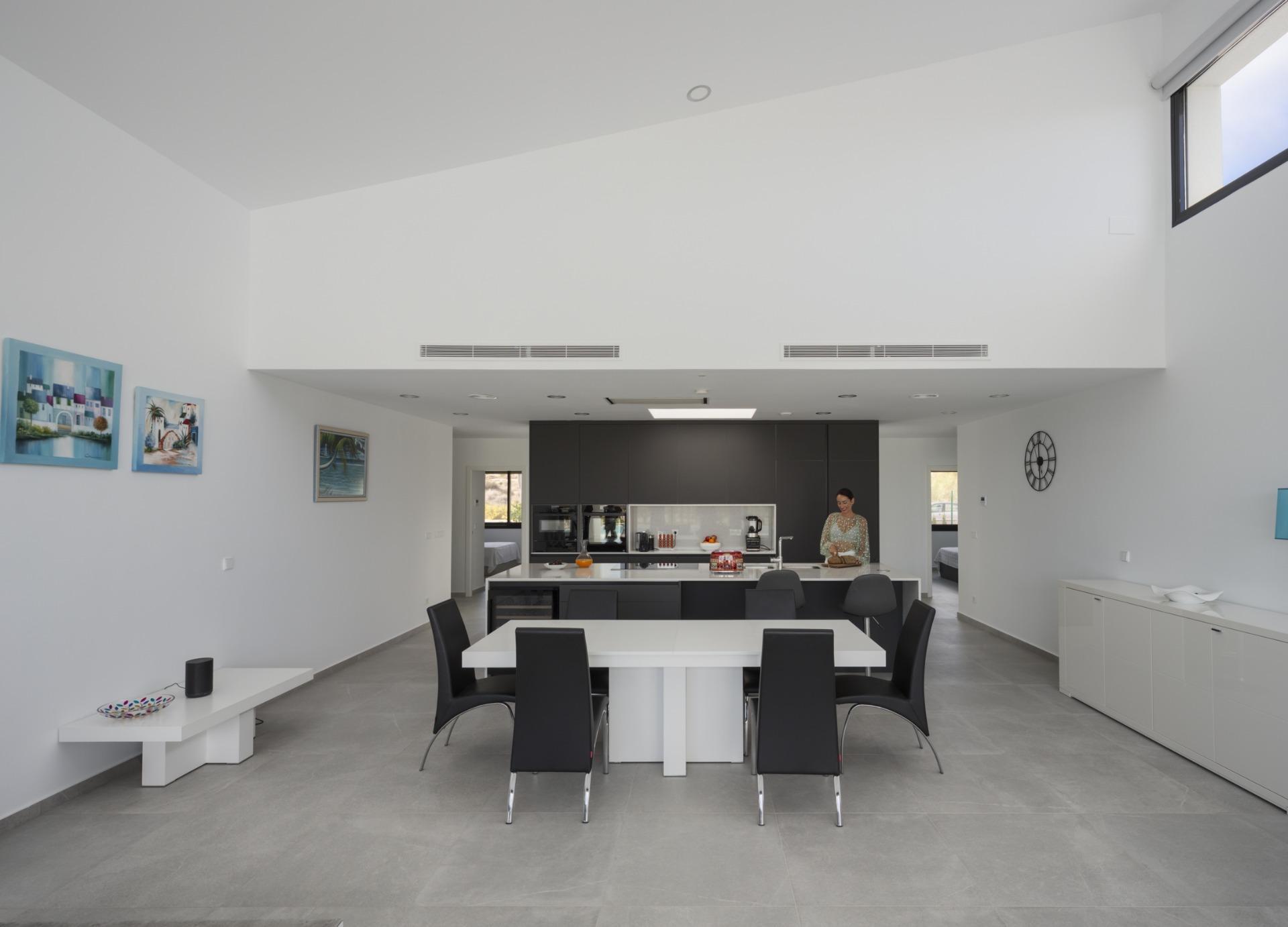 Villa de obra nueva en Altaona Golf con parcela de 1.000 m² y 4 dormitorios