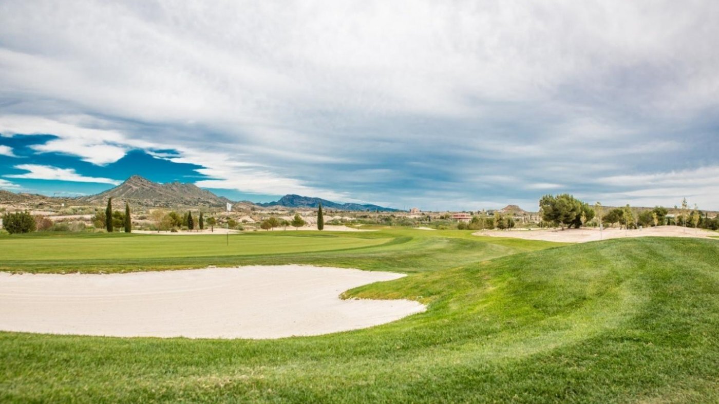 Villa de obra nueva en Altaona Golf con parcela de 1.000 m² y 4 dormitorios