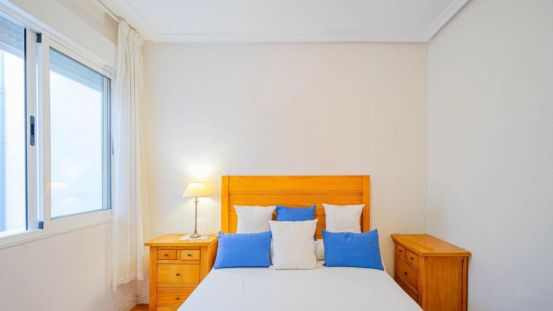Apartamento luminoso en Acequión, Torrevieja — 2 dorm. junto al centro urbano