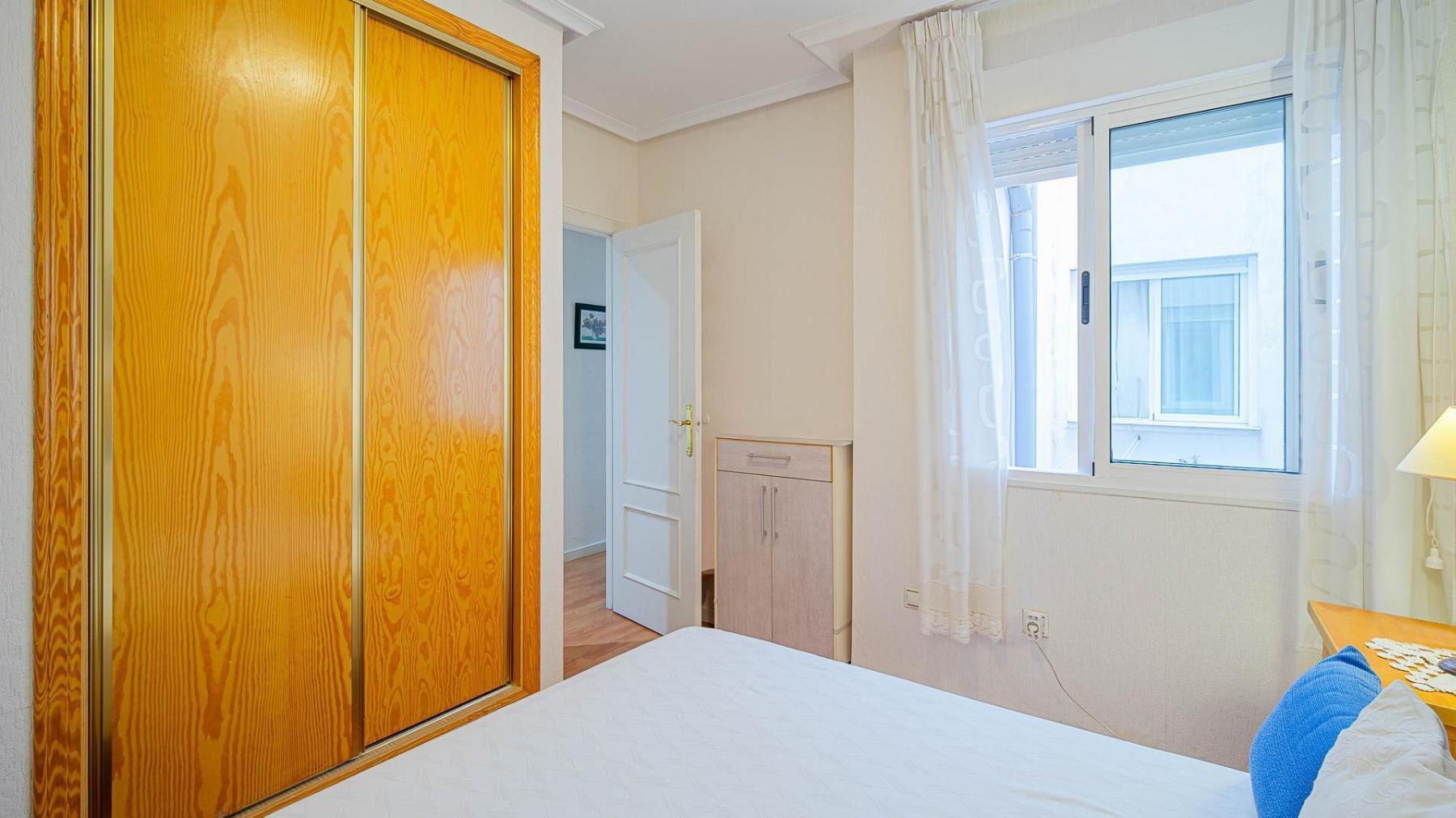Apartamento luminoso en Acequión, Torrevieja — 2 dorm. junto al centro urbano