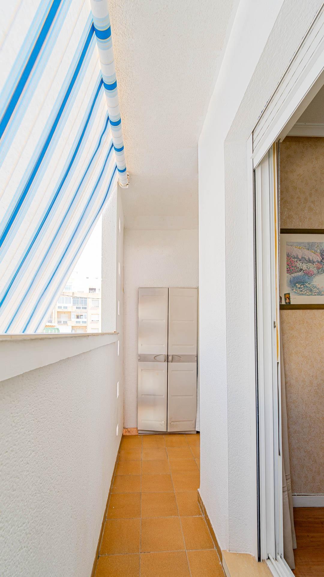 Apartamento luminoso en Acequión, Torrevieja — 2 dorm. junto al centro urbano