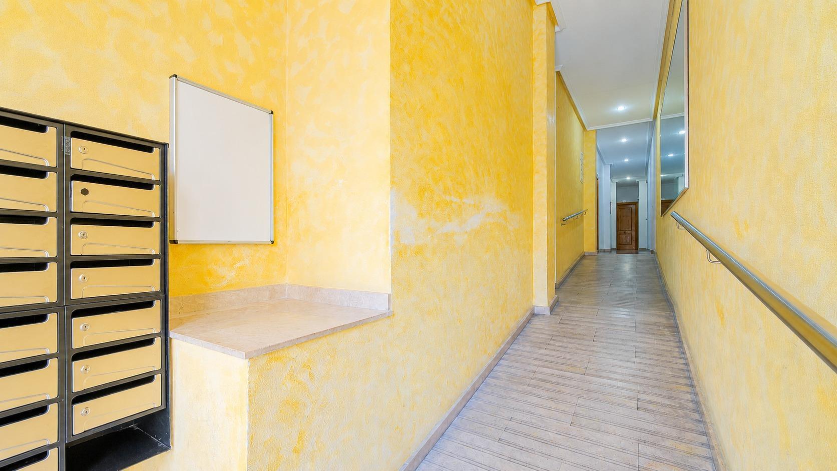 Apartamento luminoso en Acequión, Torrevieja — 2 dorm. junto al centro urbano