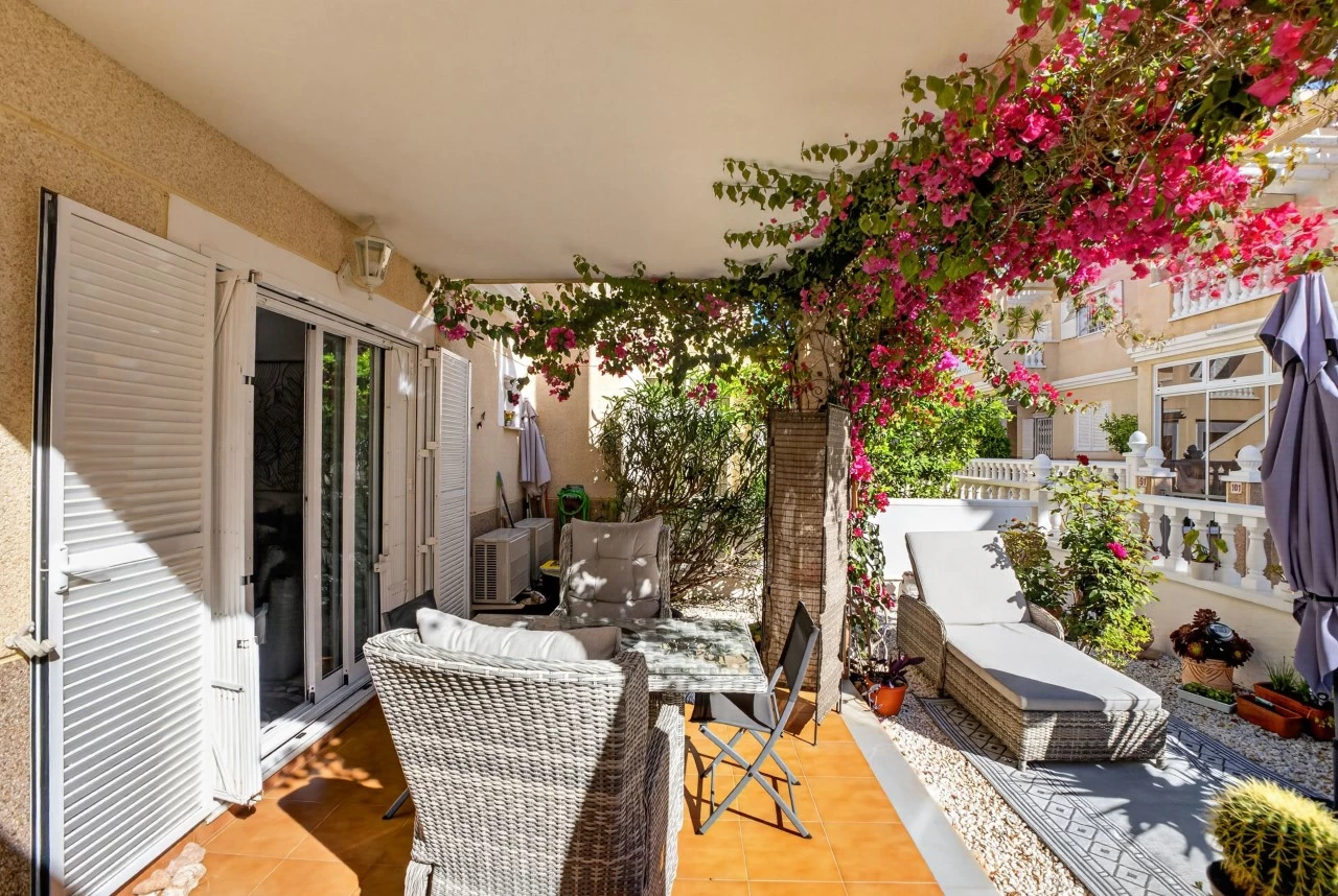 Bungalow in Zeniamar mit privatem Pool und Dorfblock – Orihuela Costa