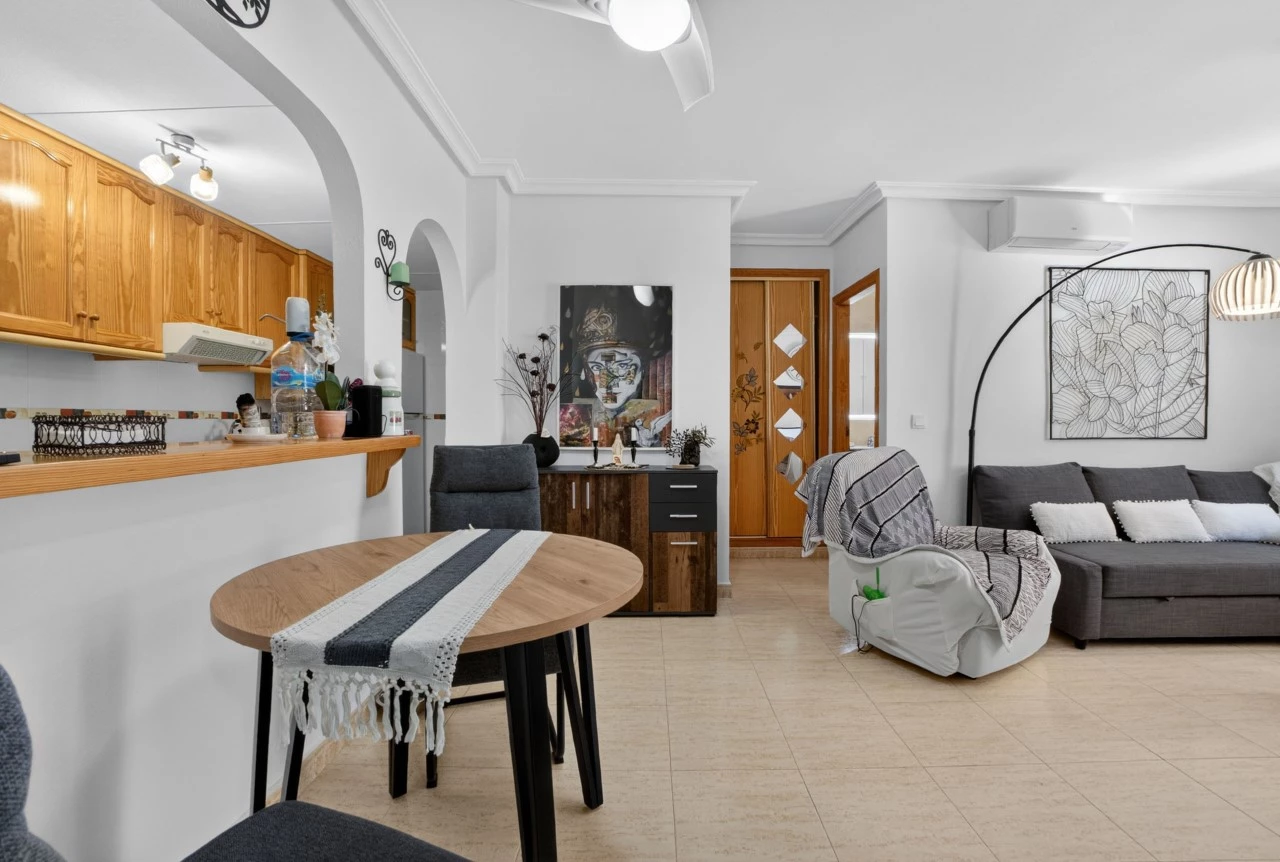 Bungalow en Zeniamar con piscina privada y vistas al pueblo – Orihuela Costa